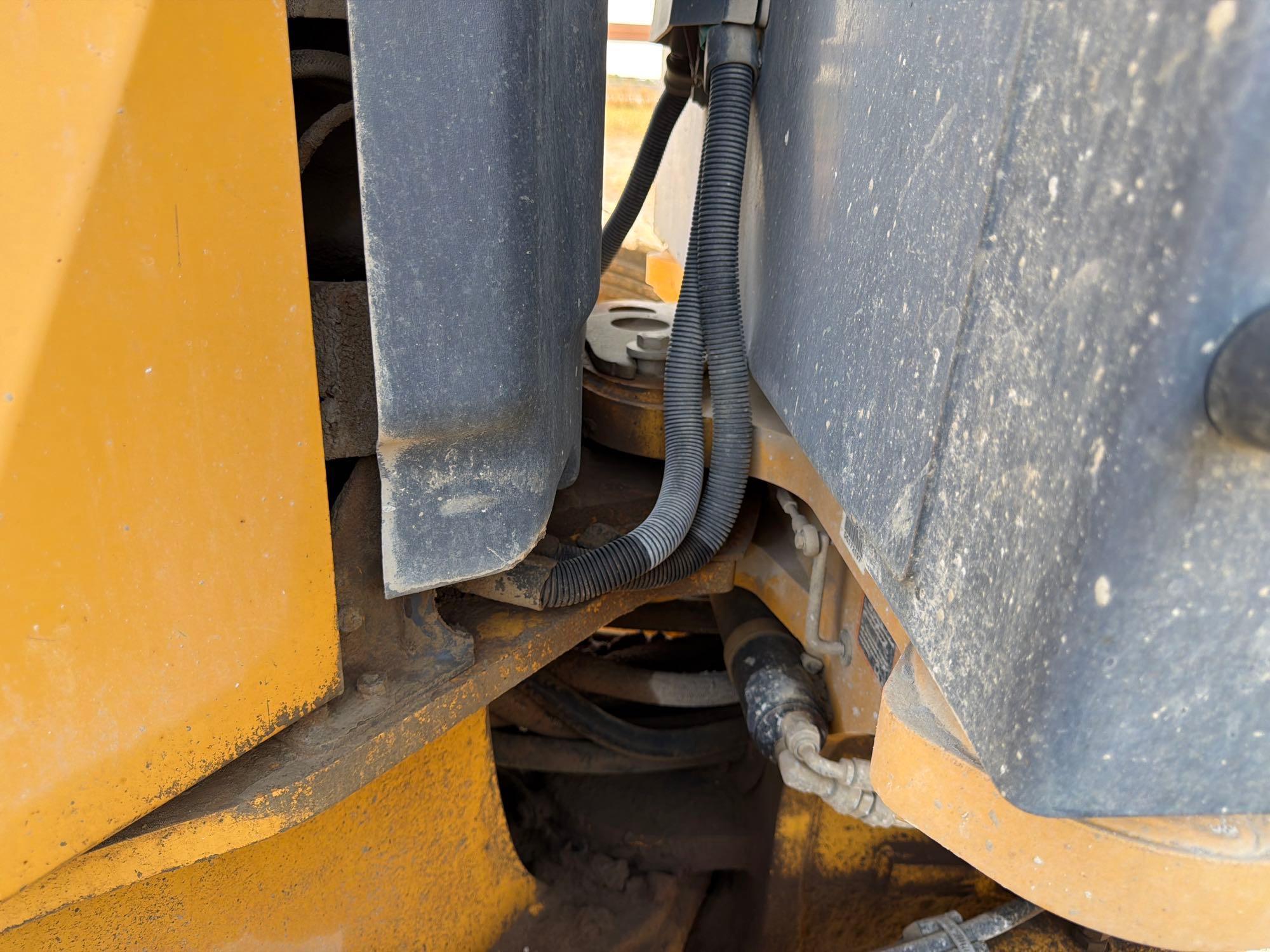 John Deere 672G