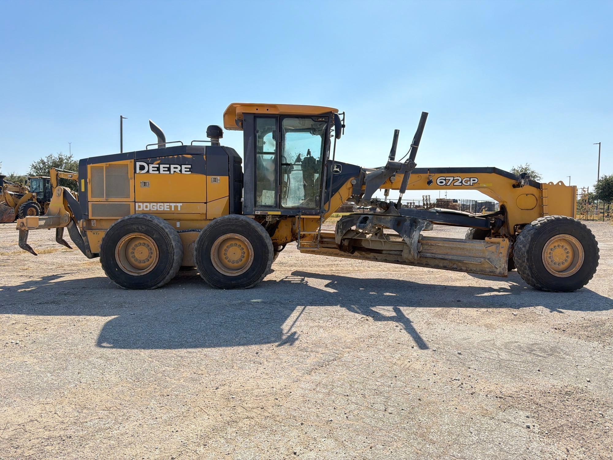 John Deere 672G