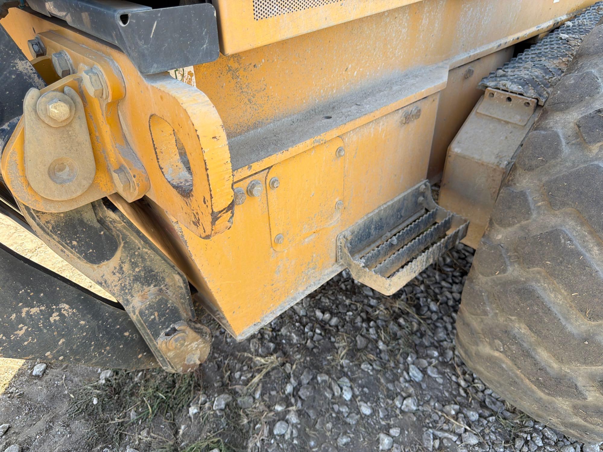 John Deere 672G