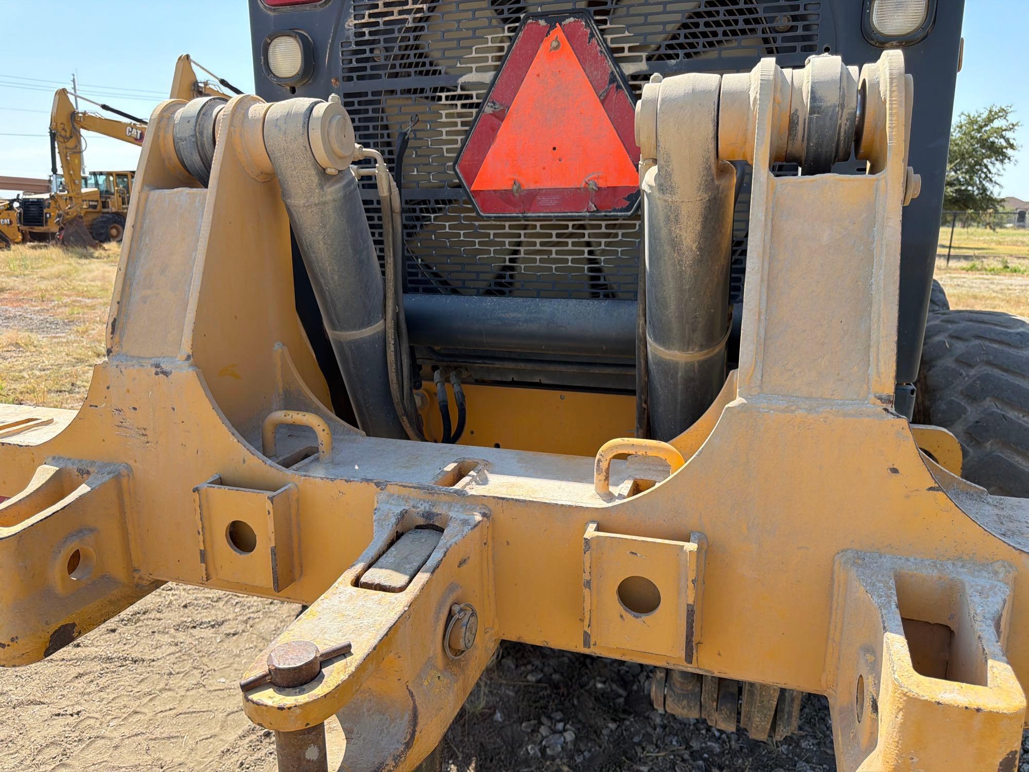 John Deere 672G
