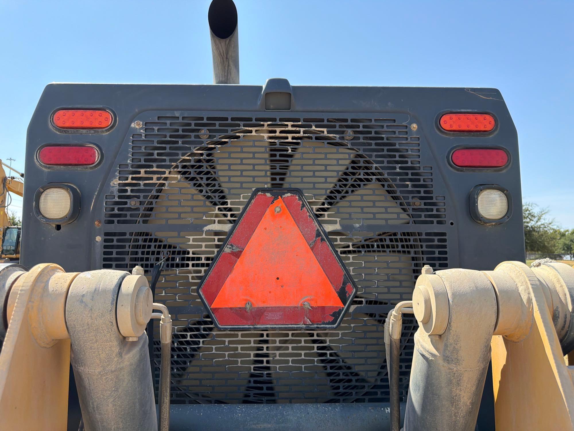 John Deere 672G