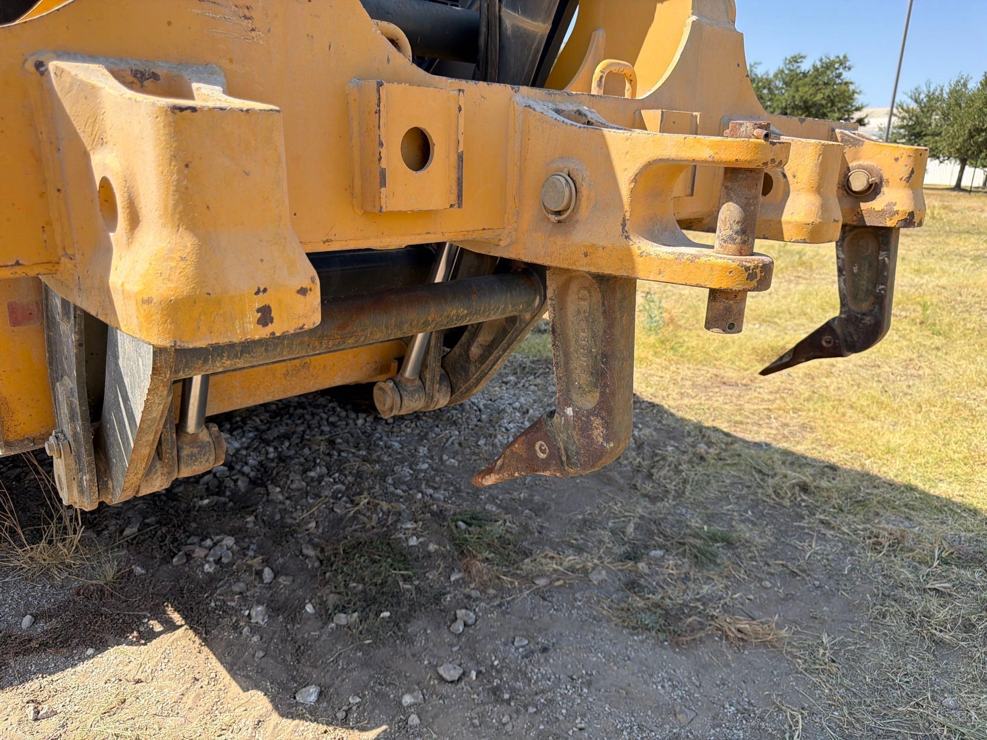 John Deere 672G