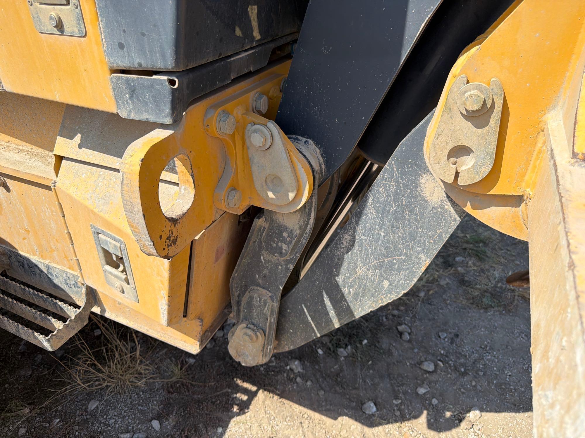 John Deere 672G