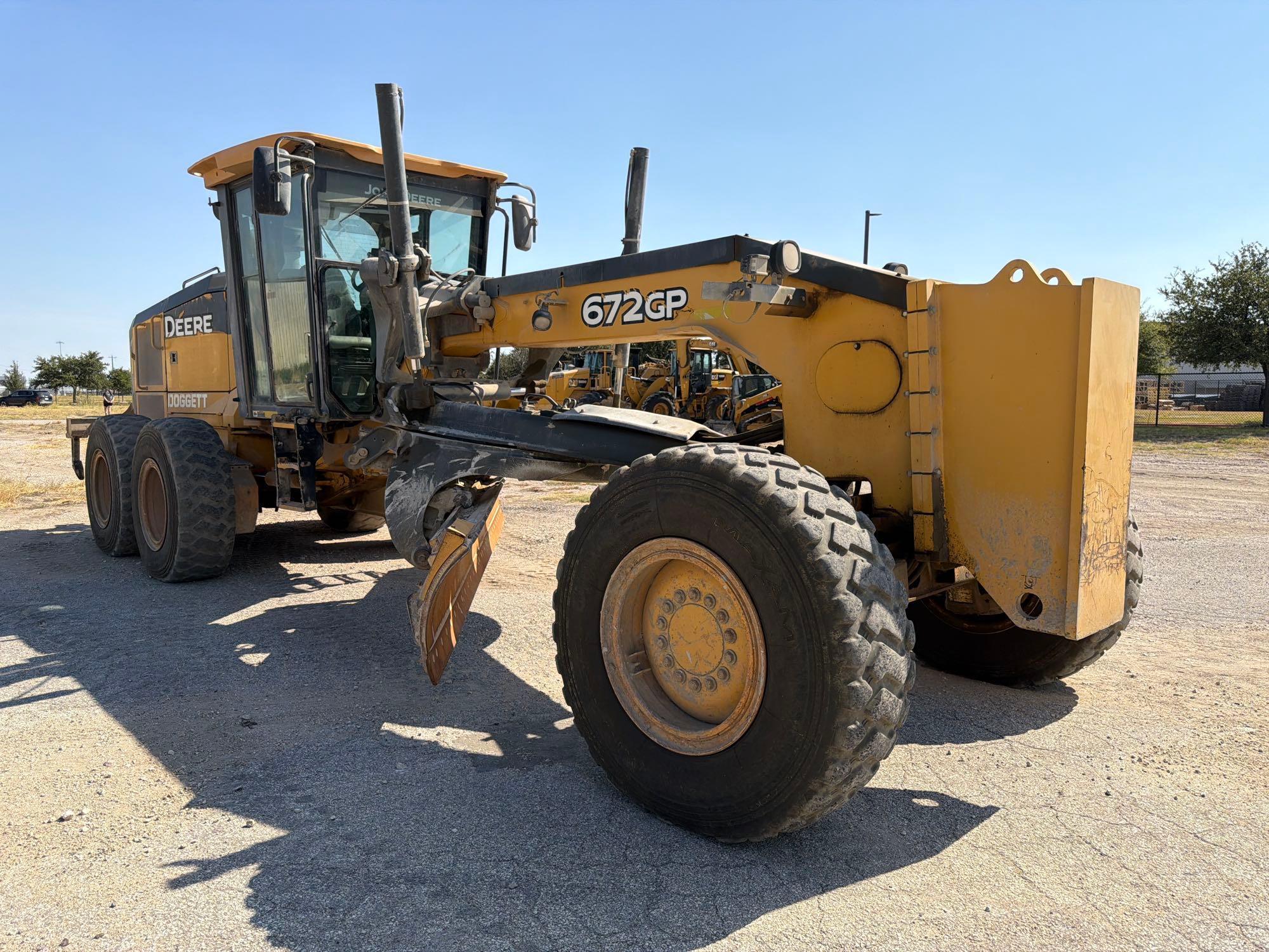 John Deere 672G