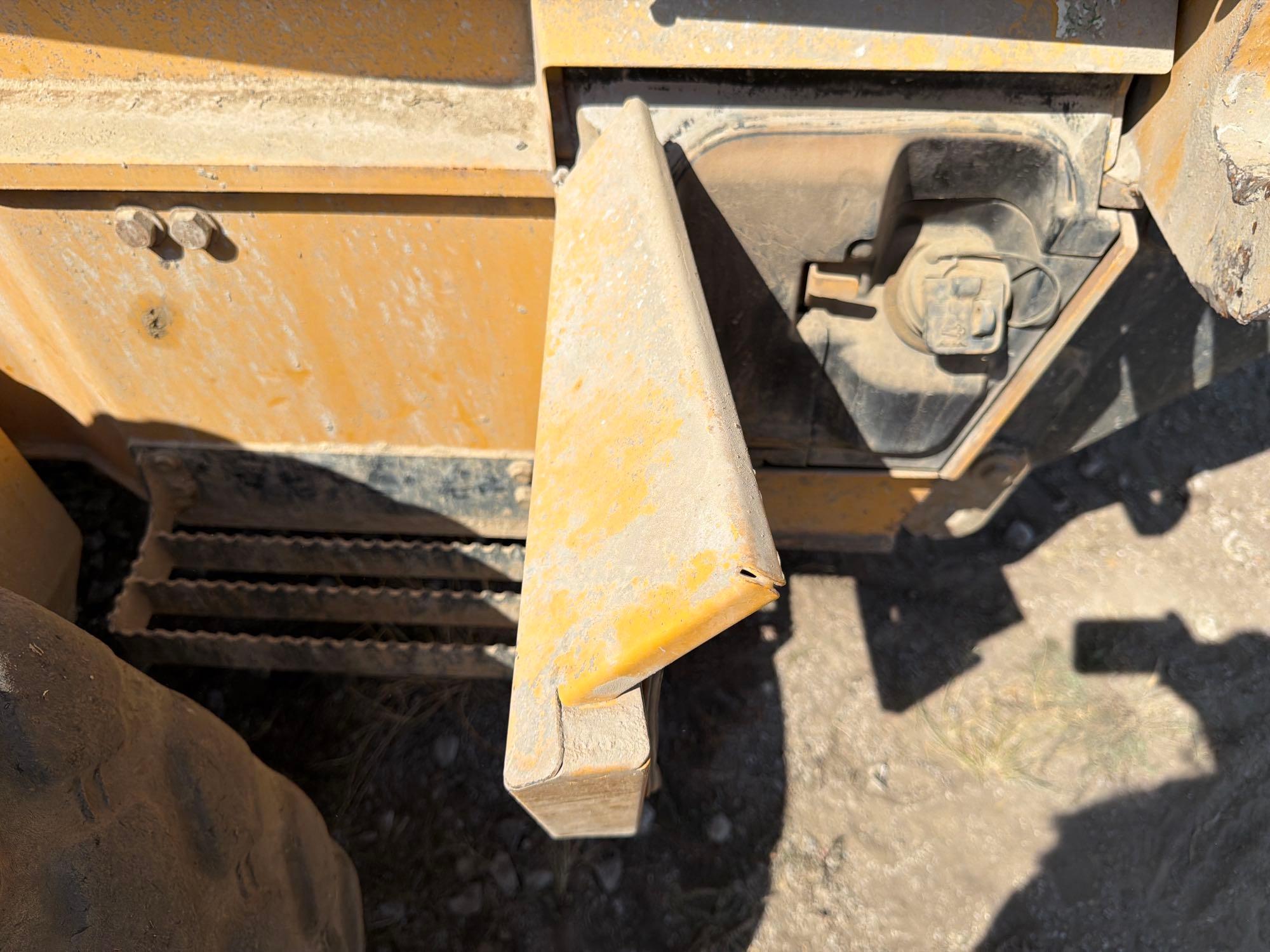 John Deere 672G