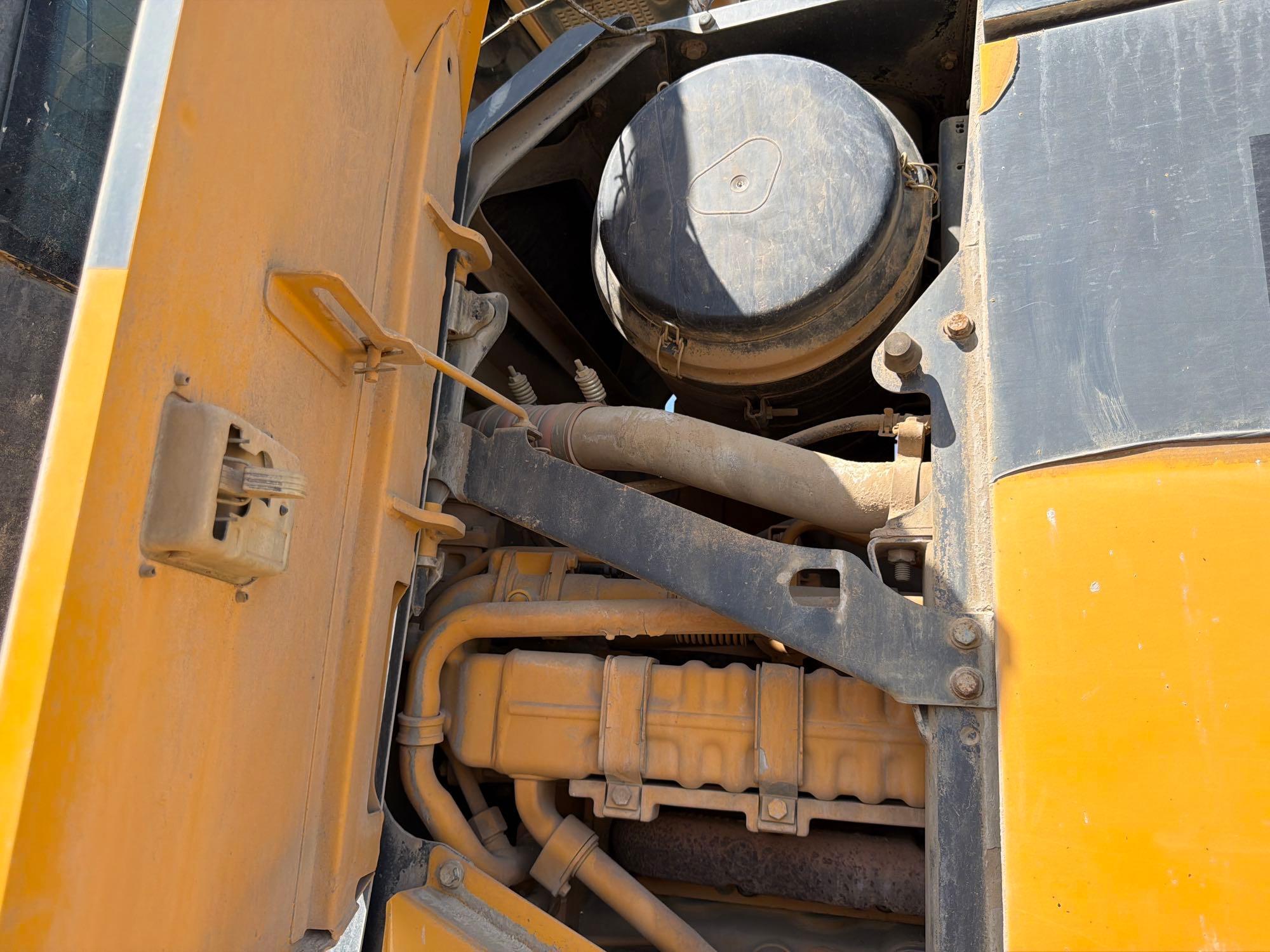 John Deere 672G