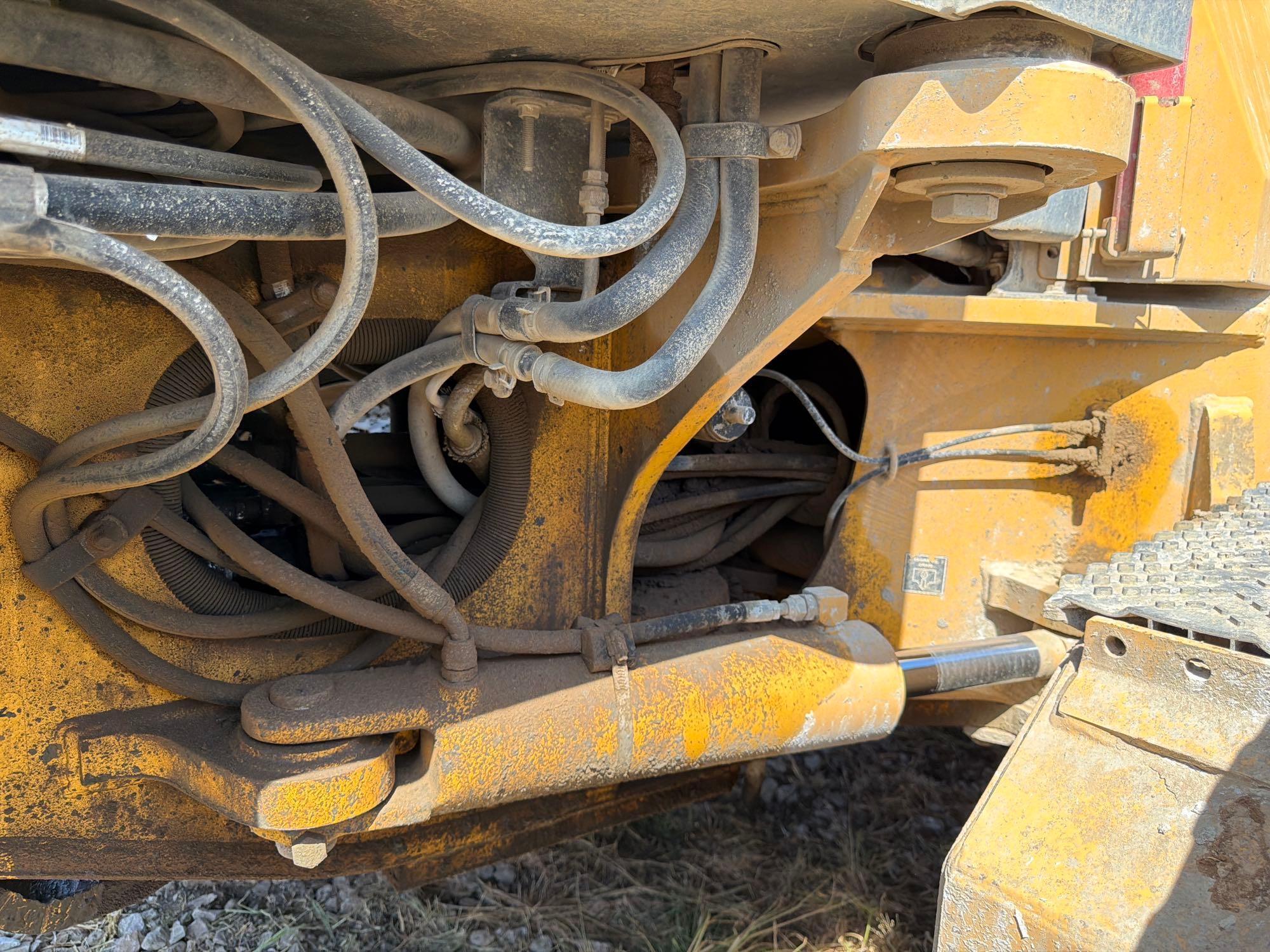 John Deere 672G