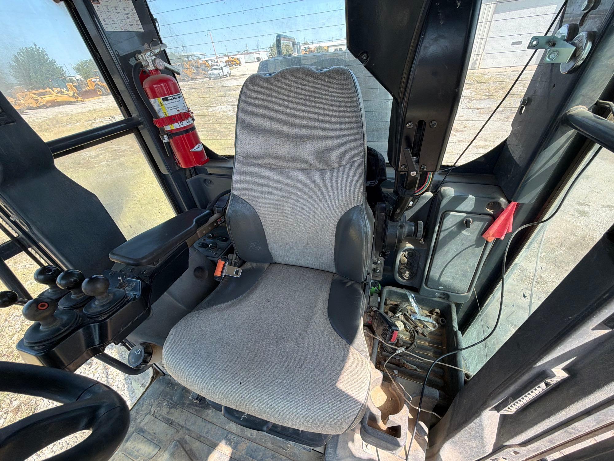 John Deere 672G
