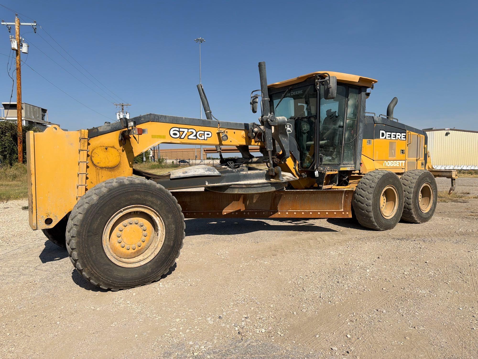 John Deere 672G