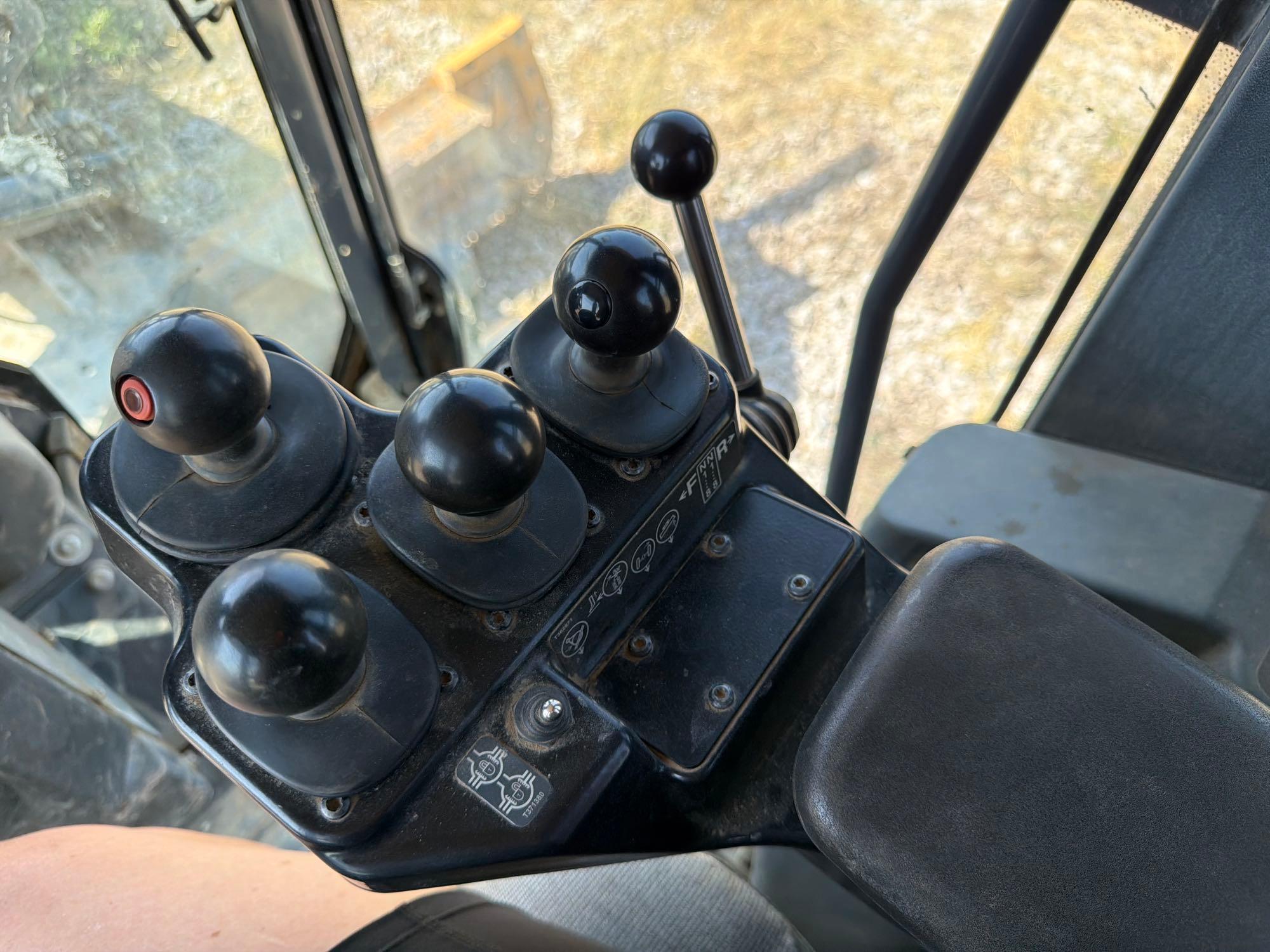 John Deere 672G