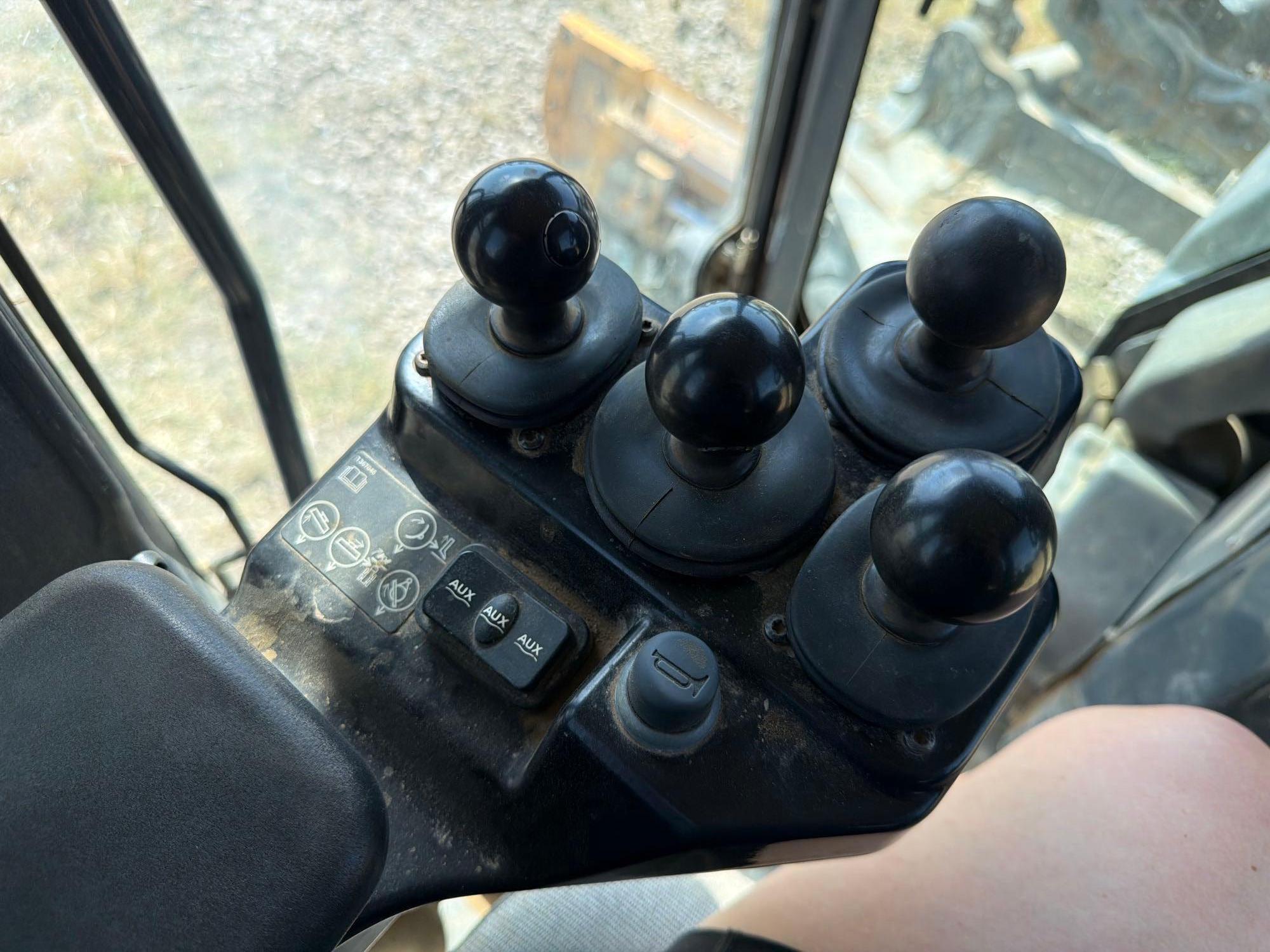 John Deere 672G