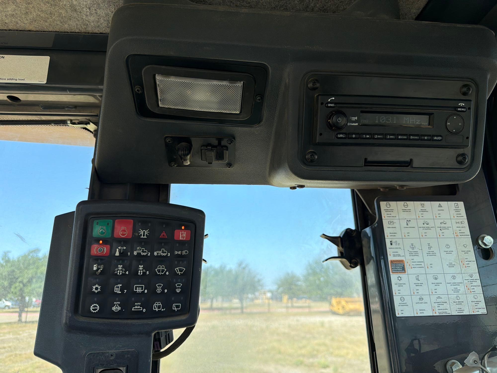 John Deere 672G