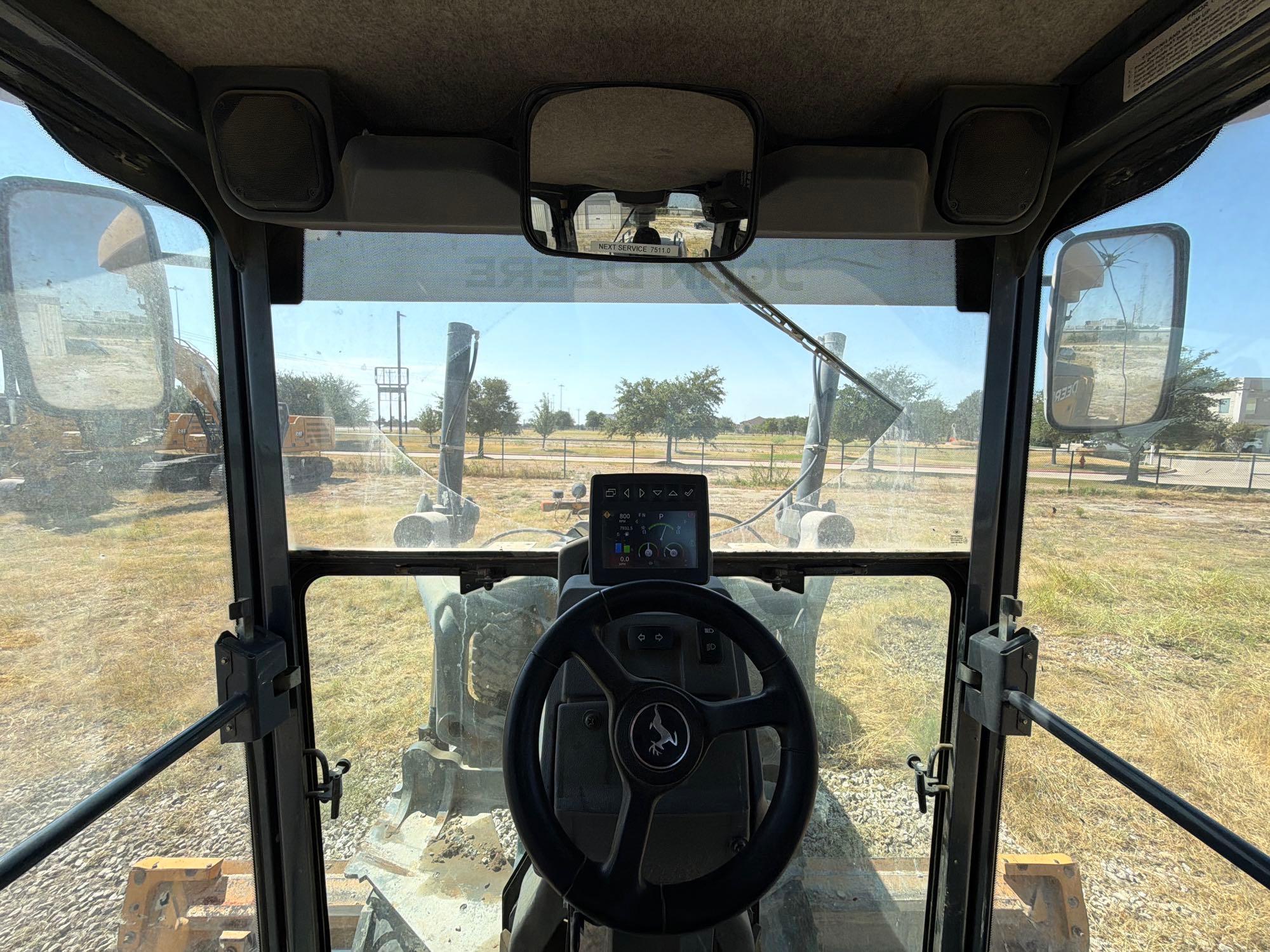 John Deere 672G
