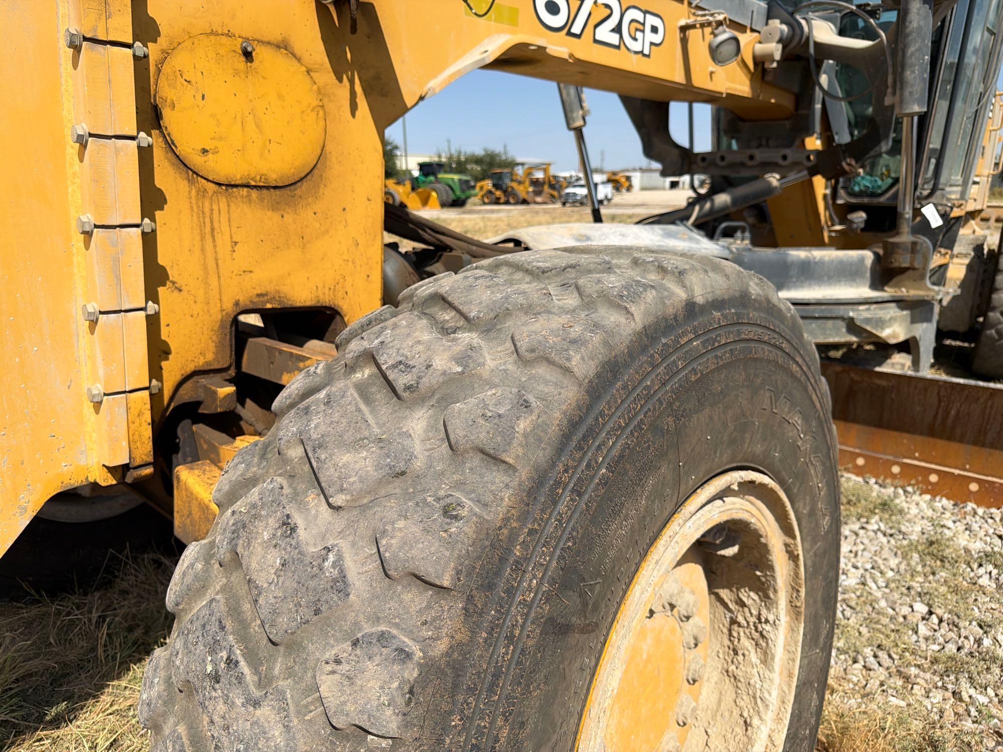 John Deere 672G
