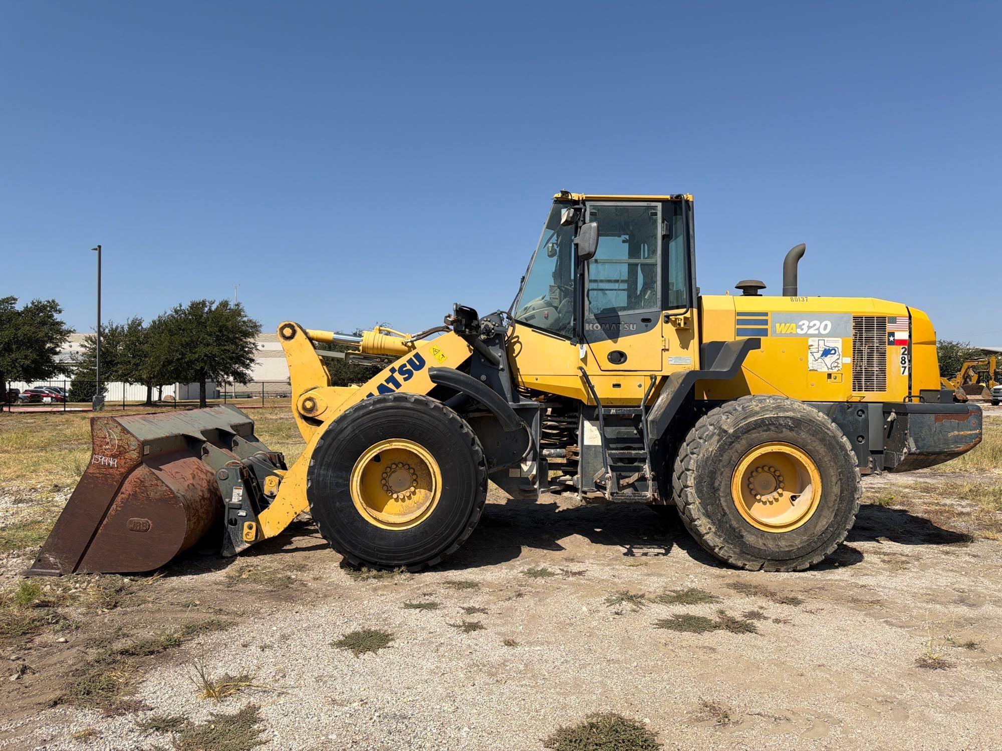 Photo of Komatsu WA320-7