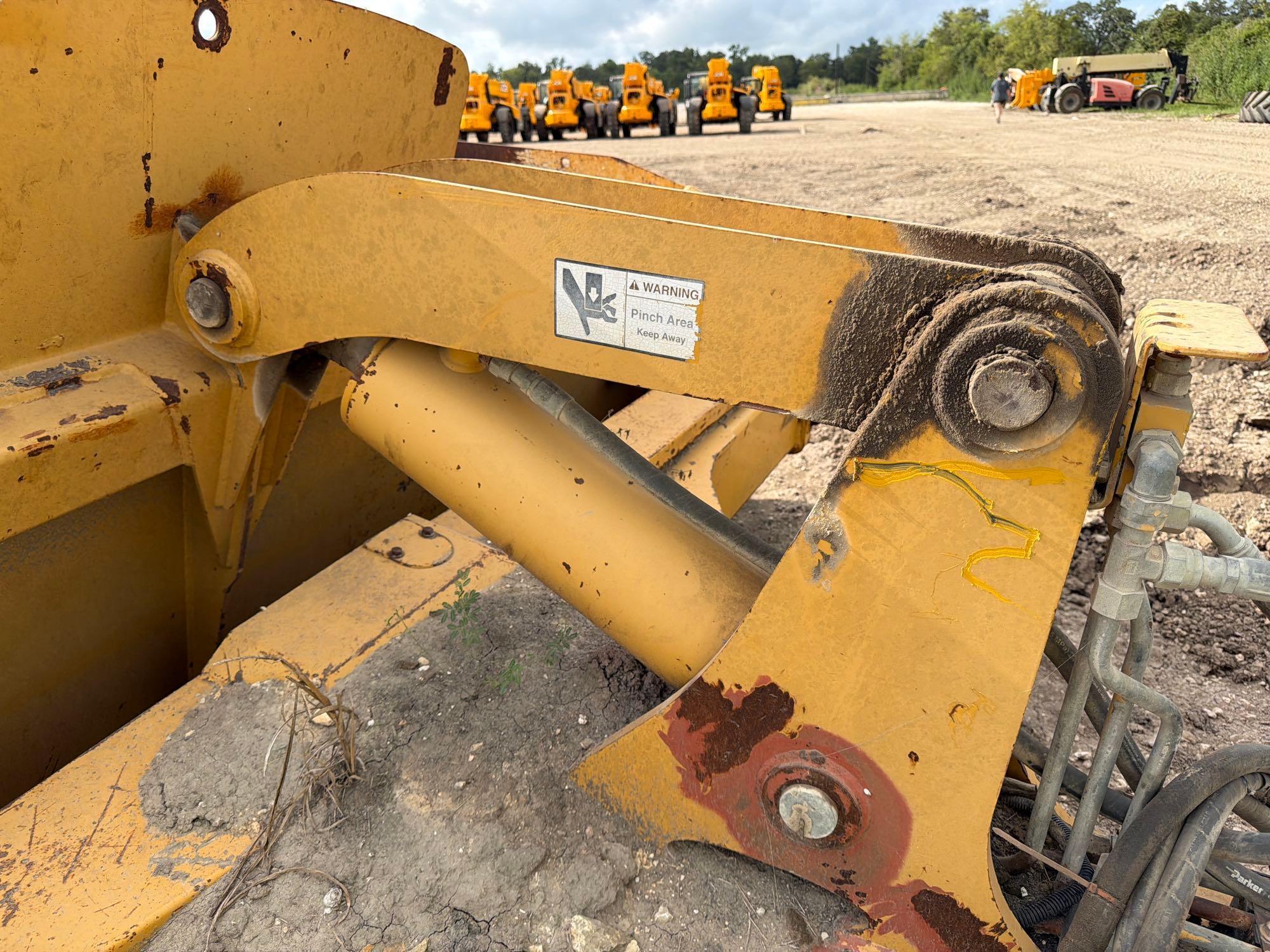 2004 John Deere 1812C