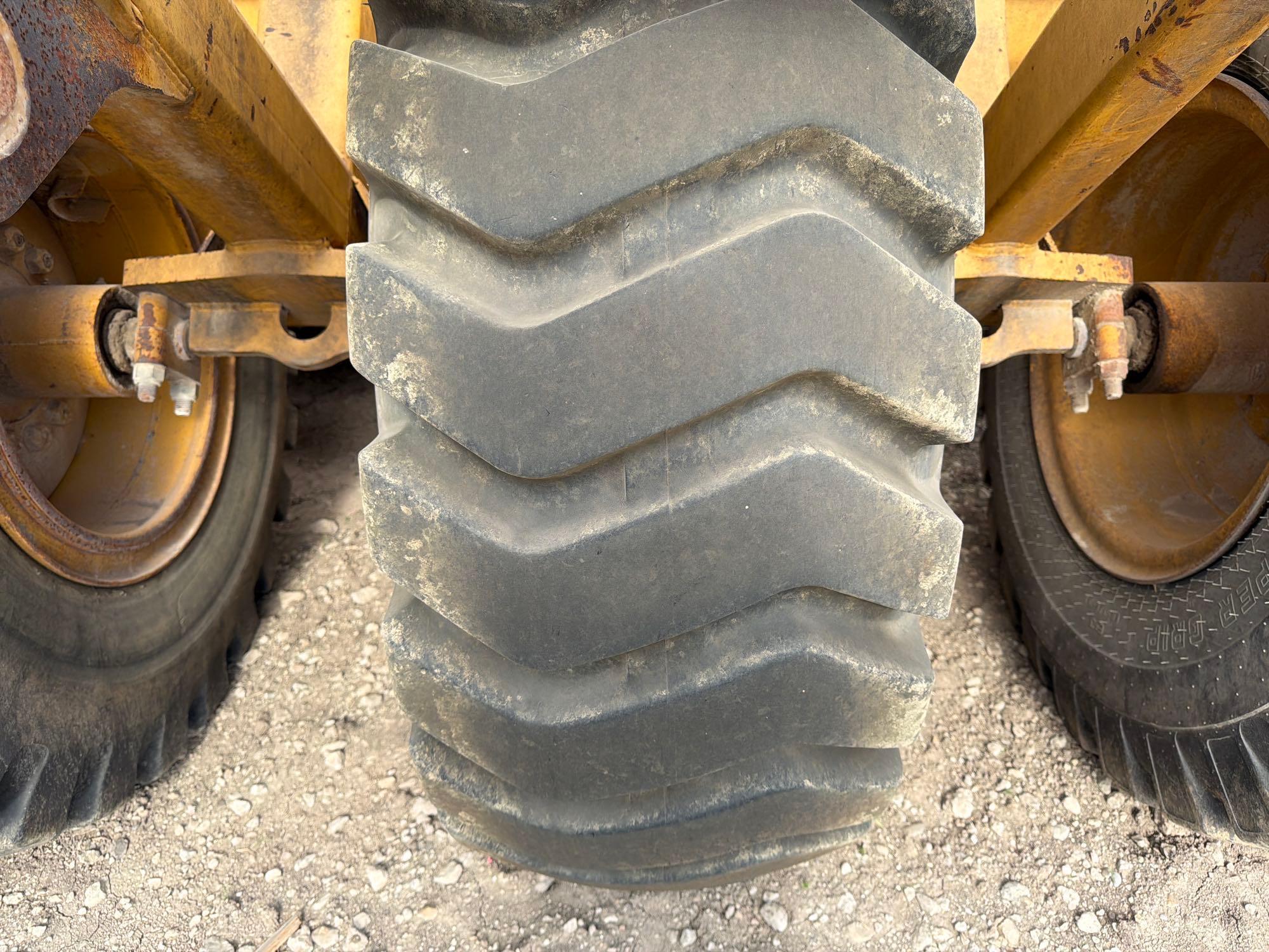 2004 John Deere 1812C