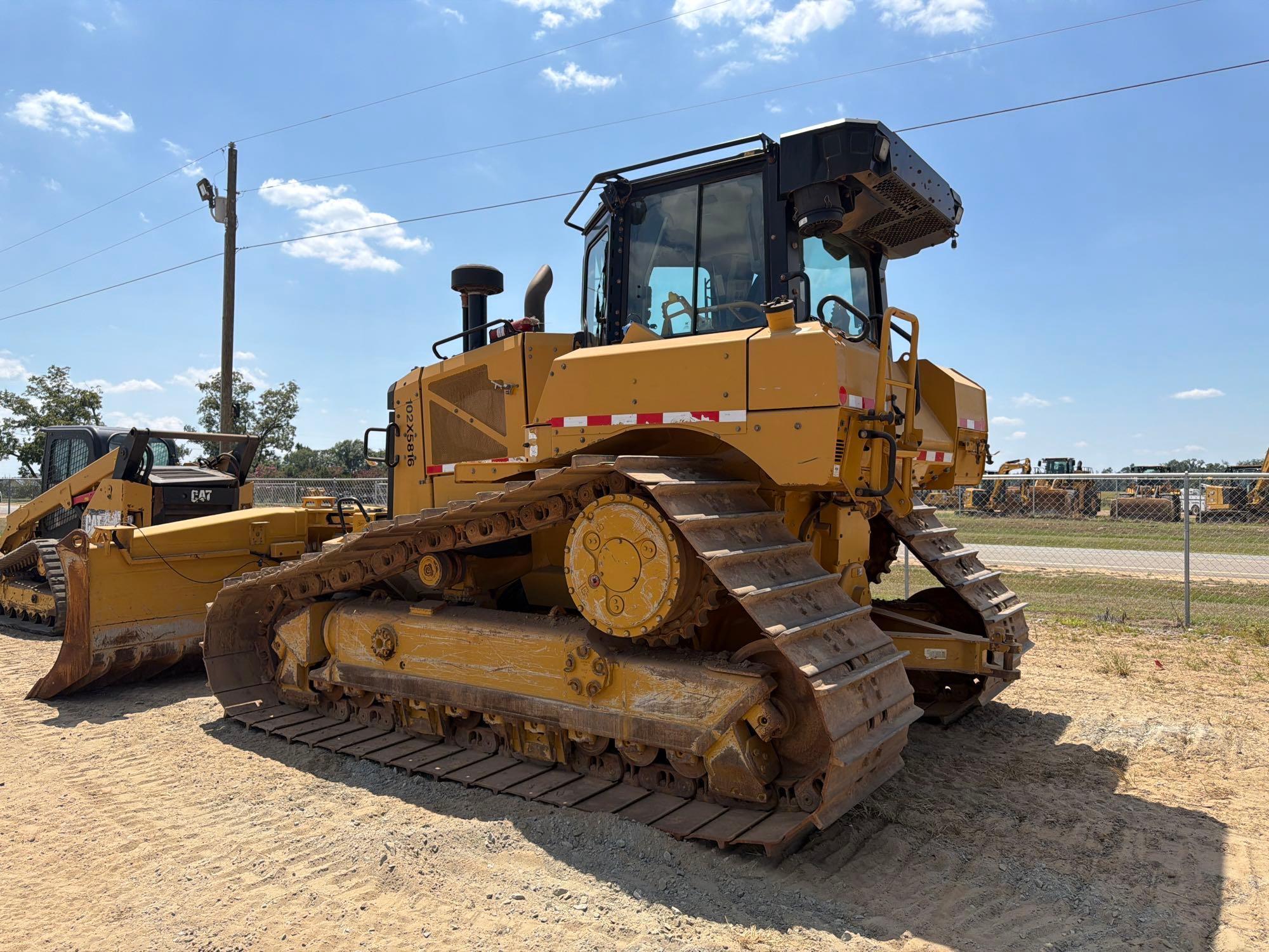 2022 Caterpillar D6T LGP