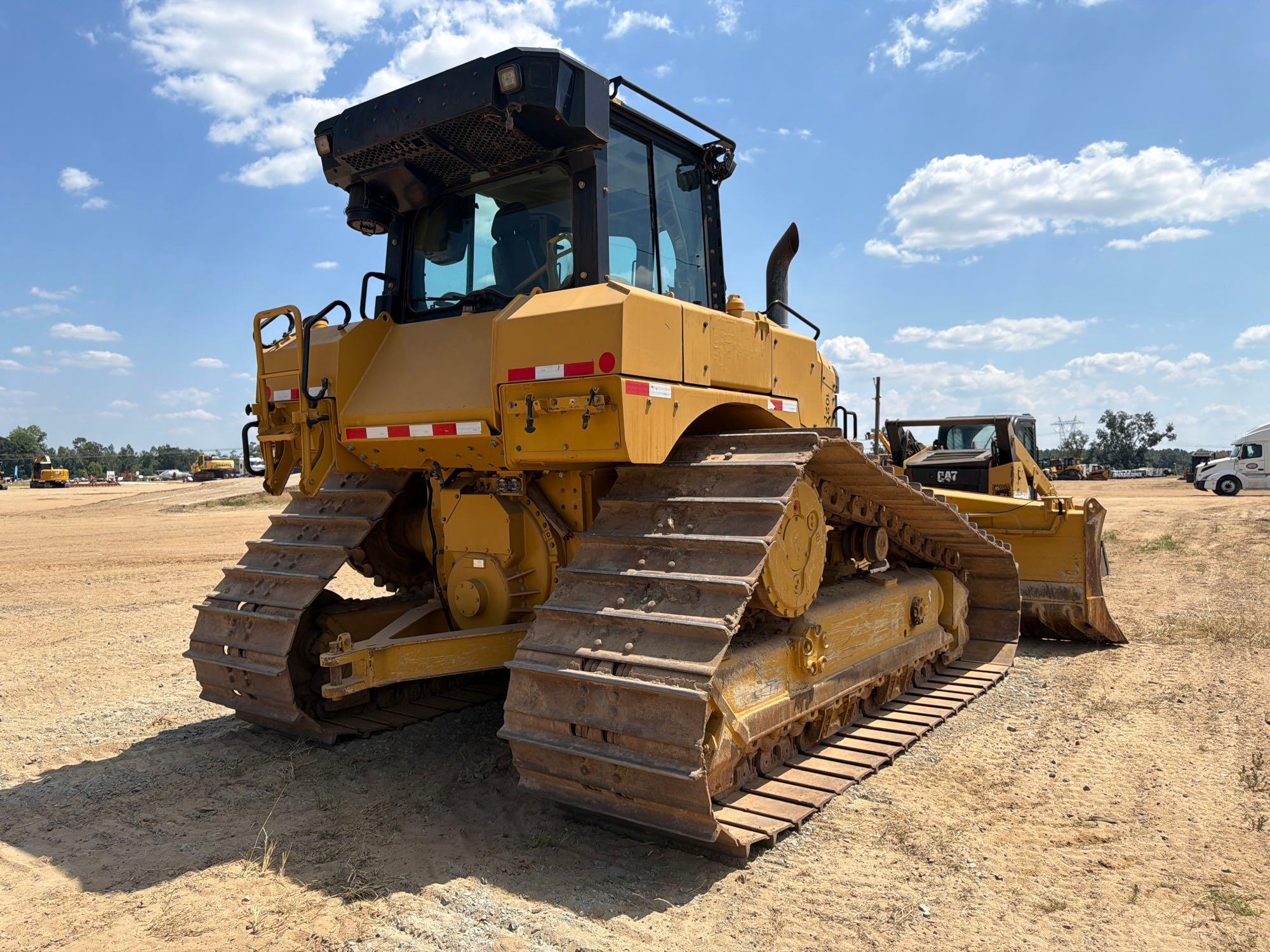 2022 Caterpillar D6T LGP