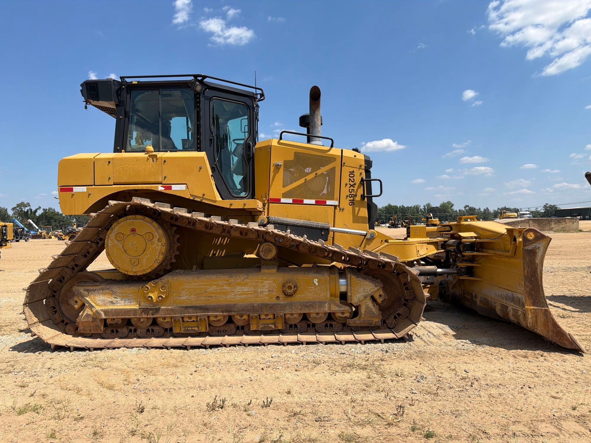2022 Caterpillar D6T LGP