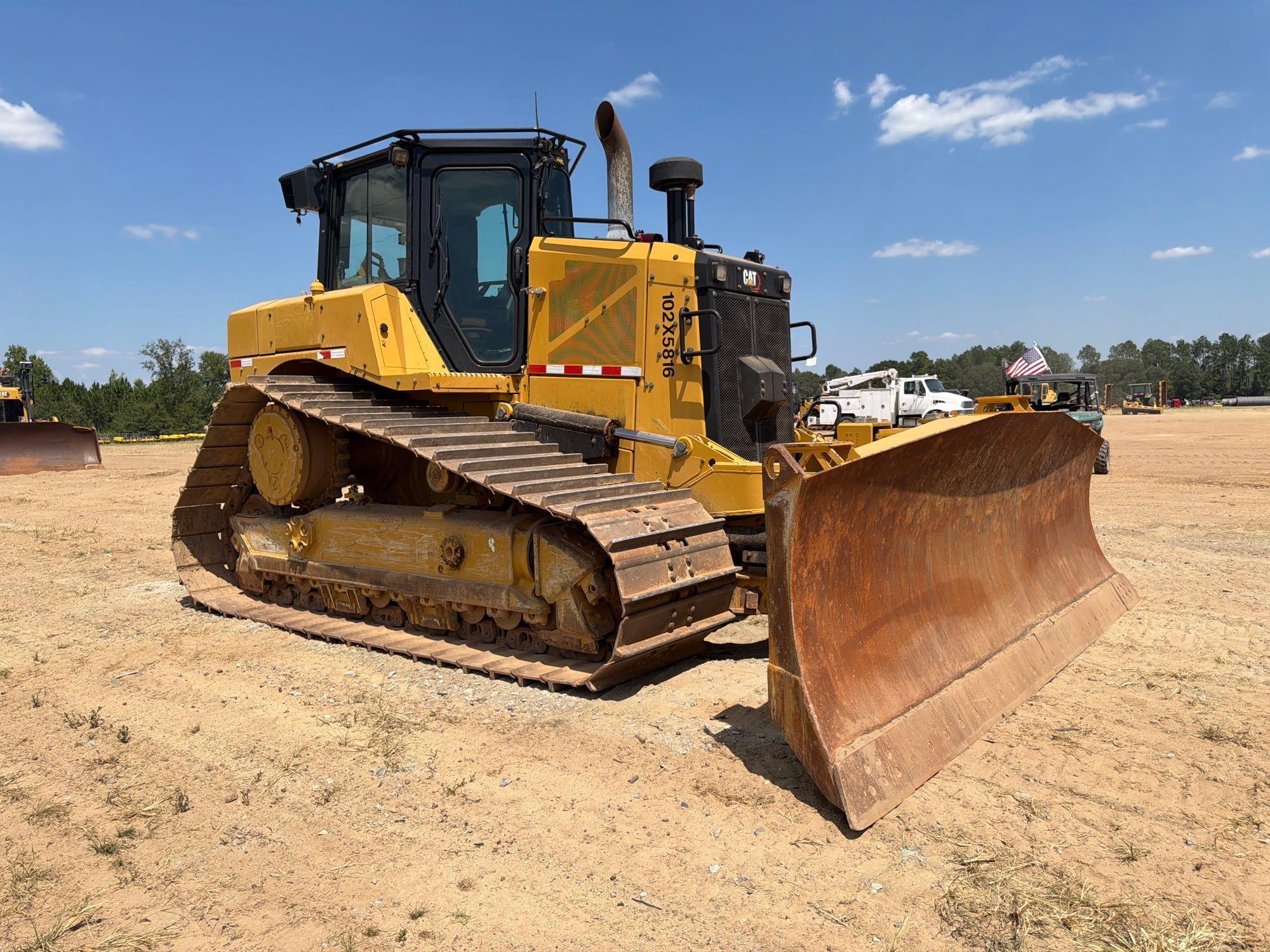 2022 Caterpillar D6T LGP
