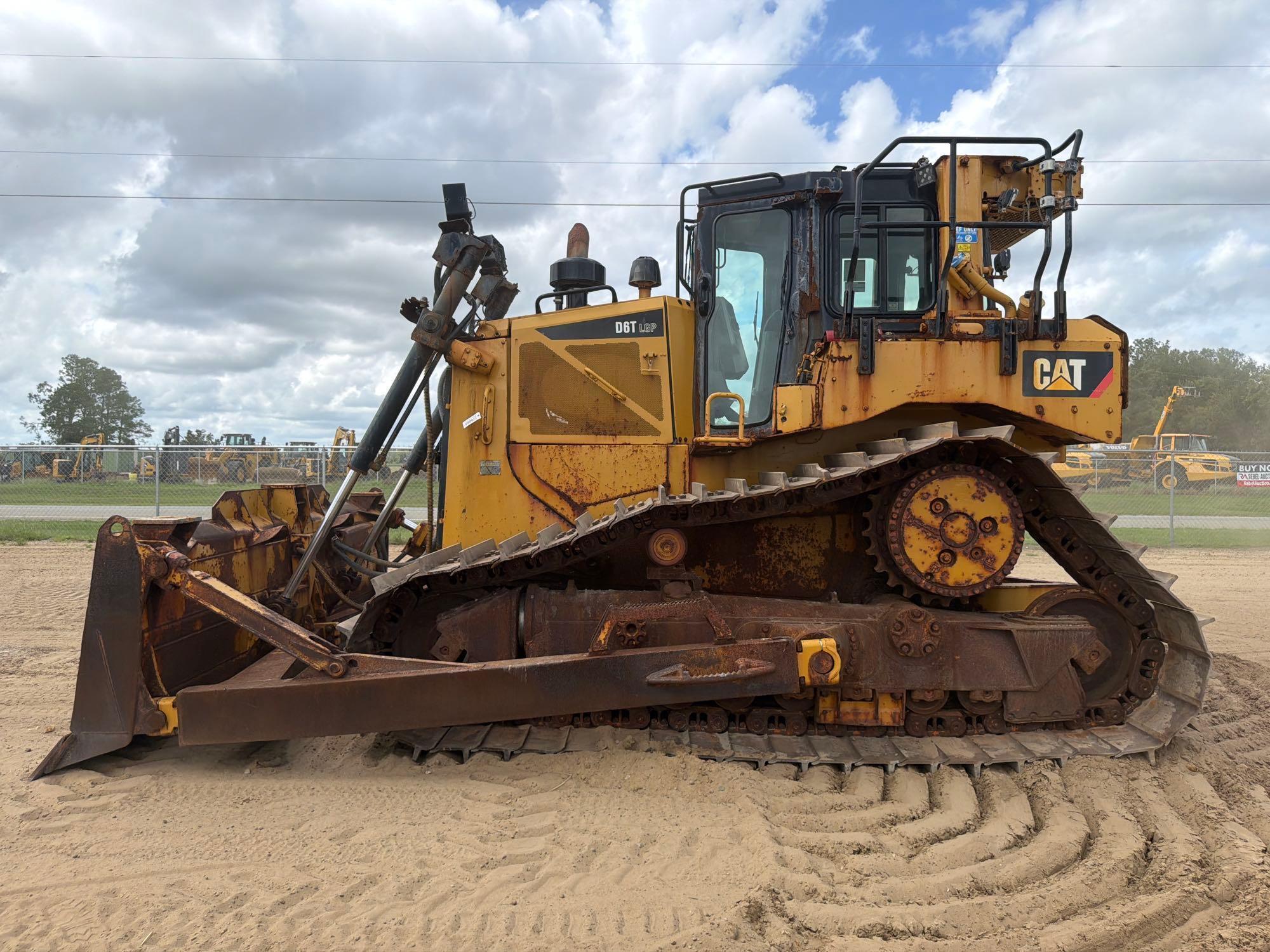 Caterpillar D6T