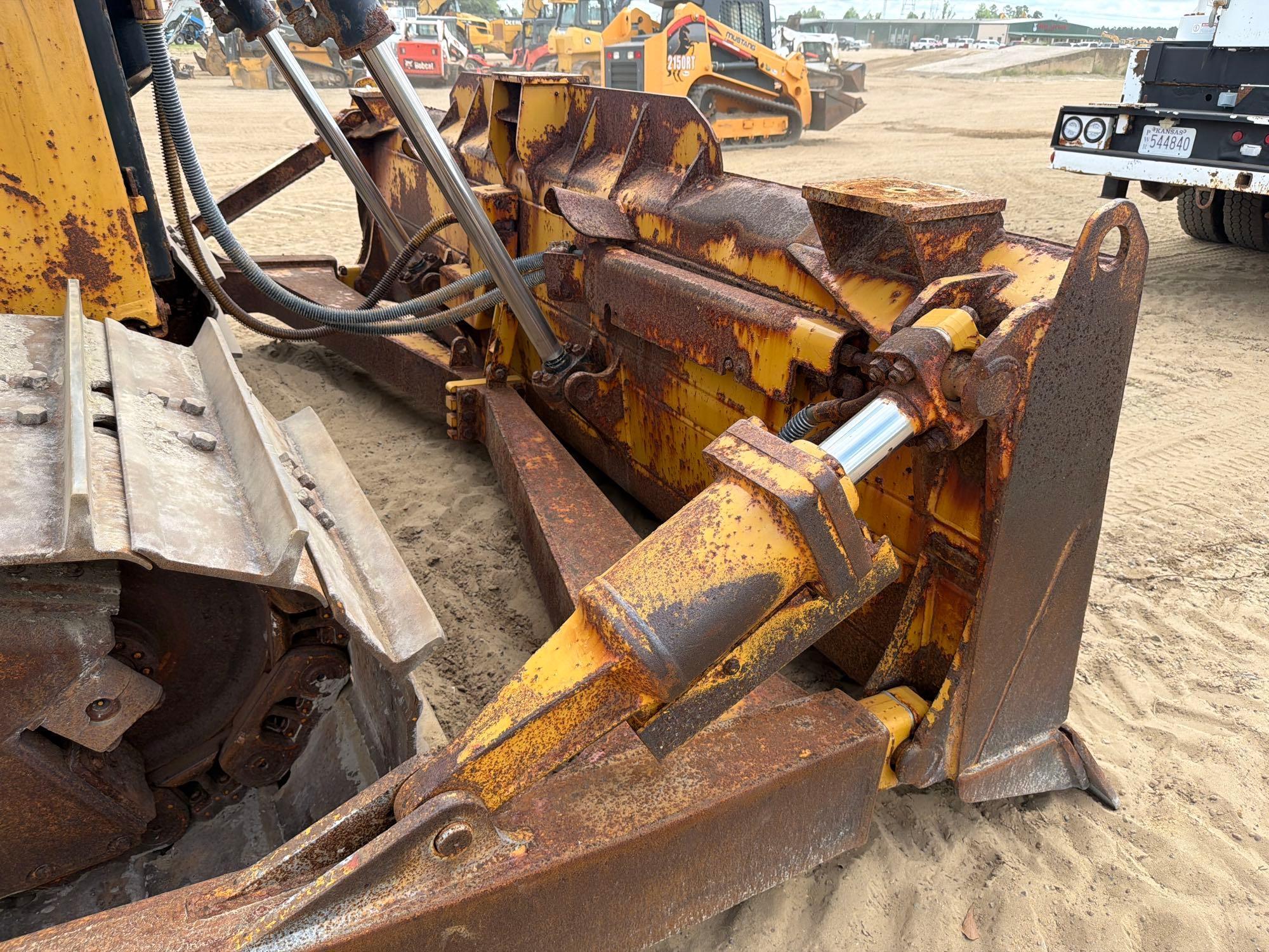 Caterpillar D6T