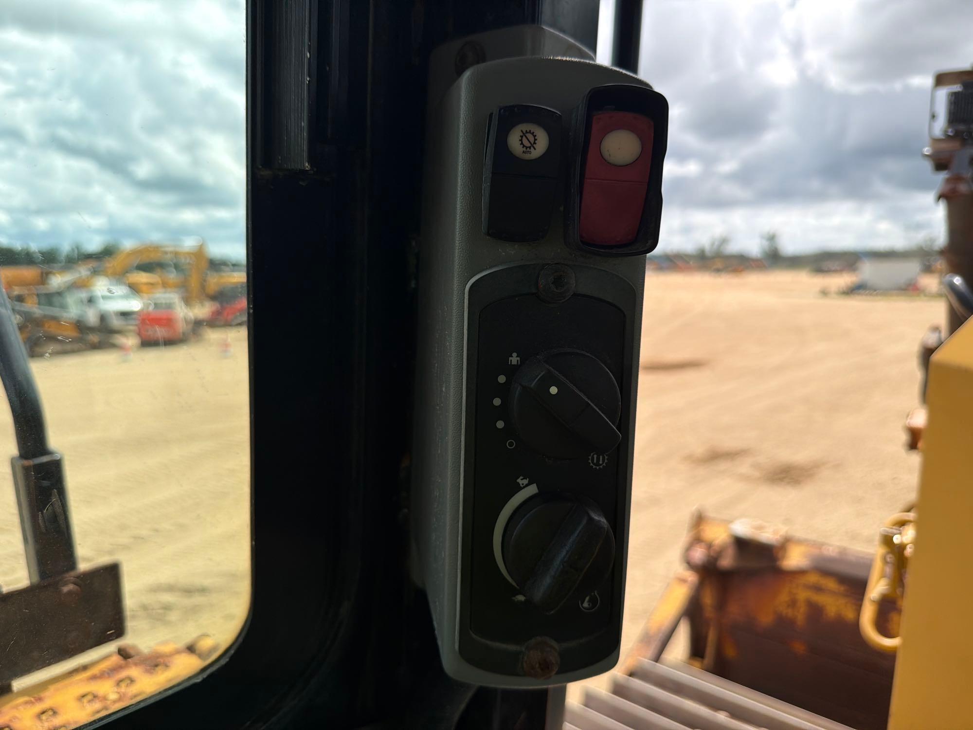 Caterpillar D6T