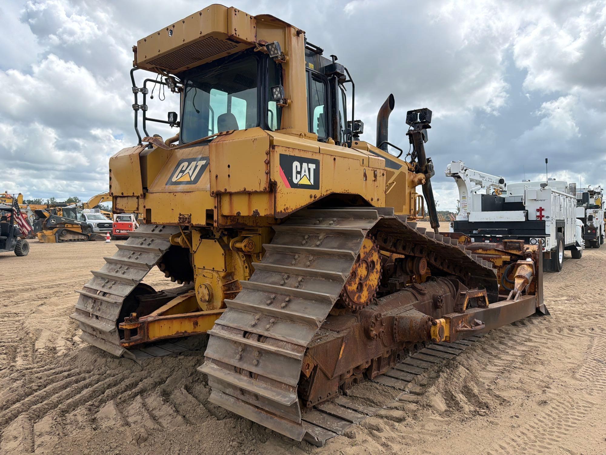 Caterpillar D6T