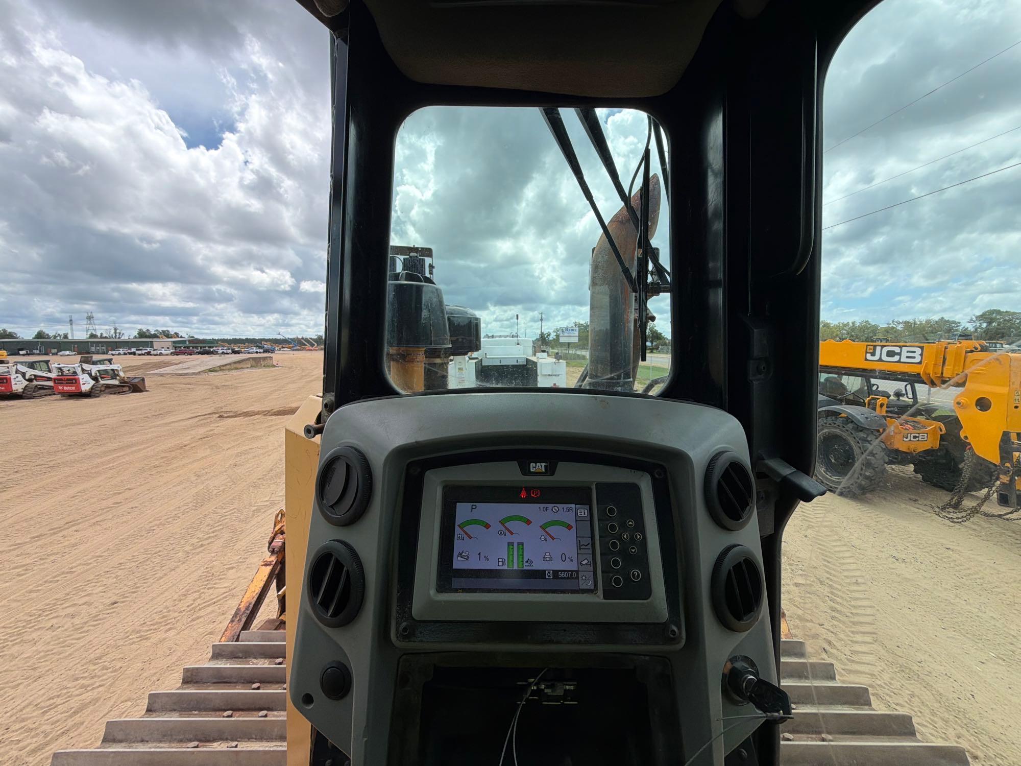 Caterpillar D6T