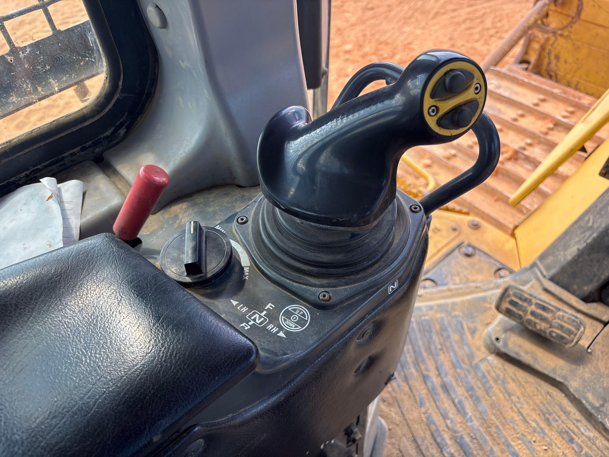 2014 Komatsu D65PX-17