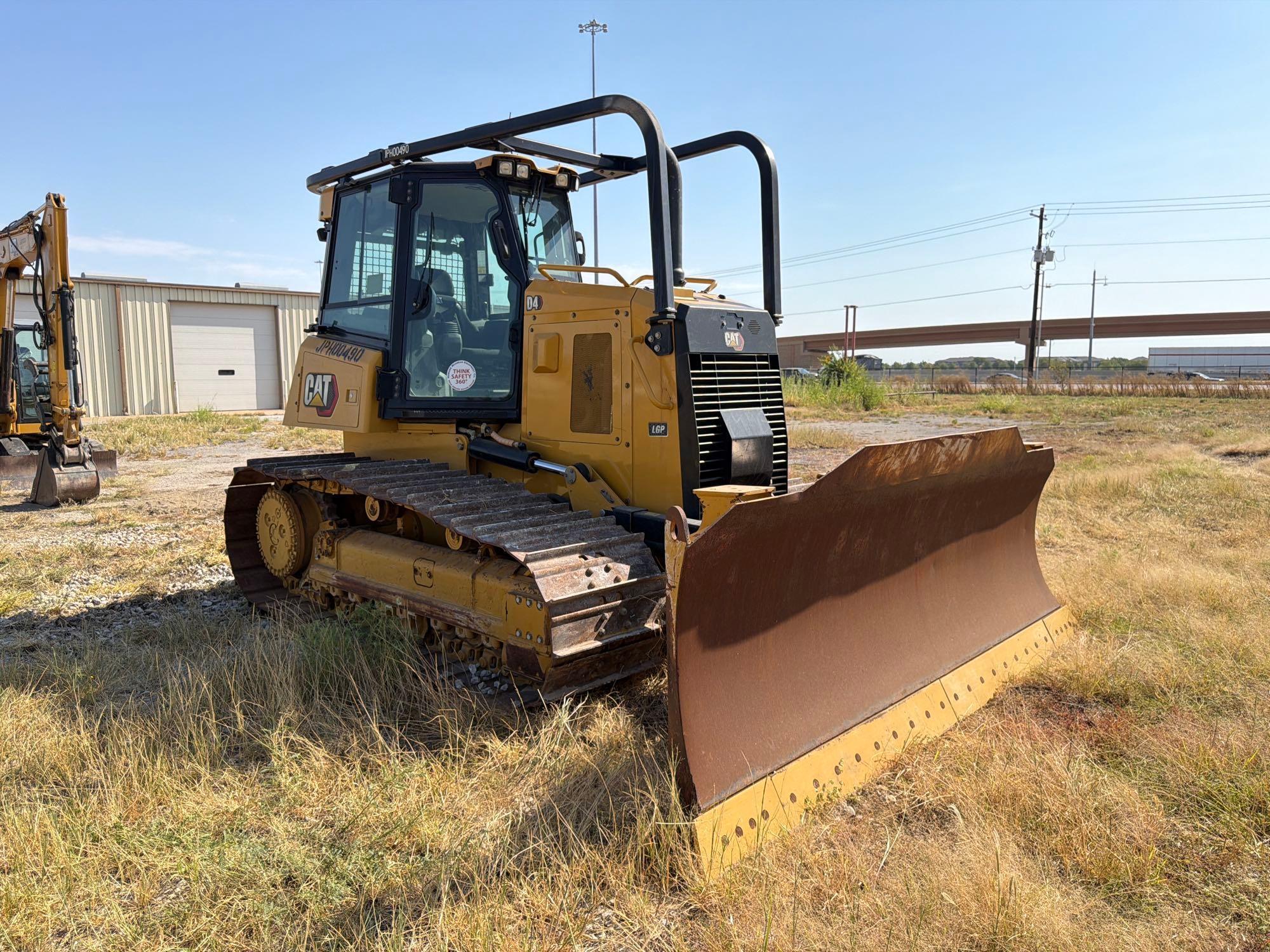 2021 Caterpillar D4