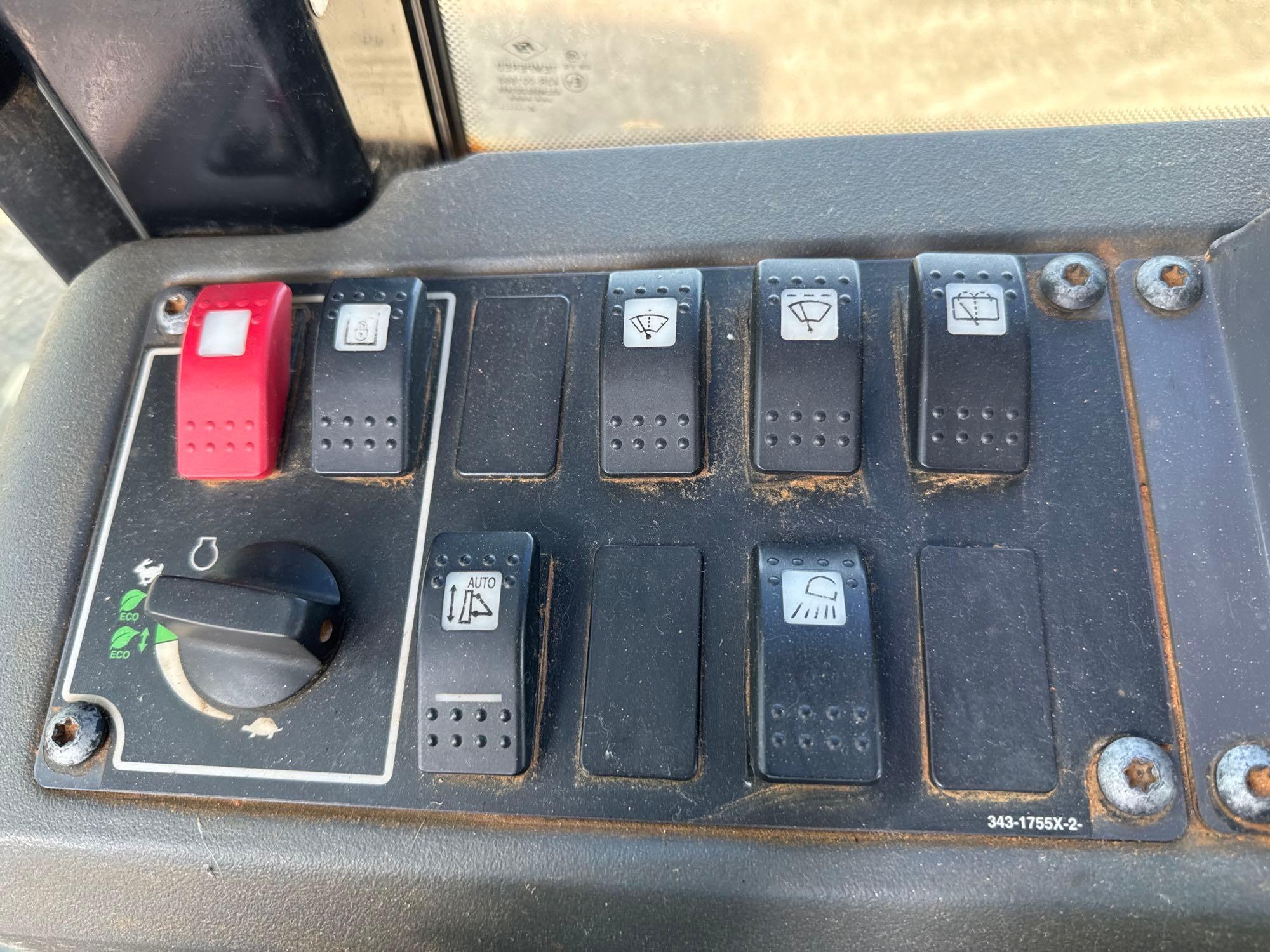 2015 Caterpillar D5K2LGP