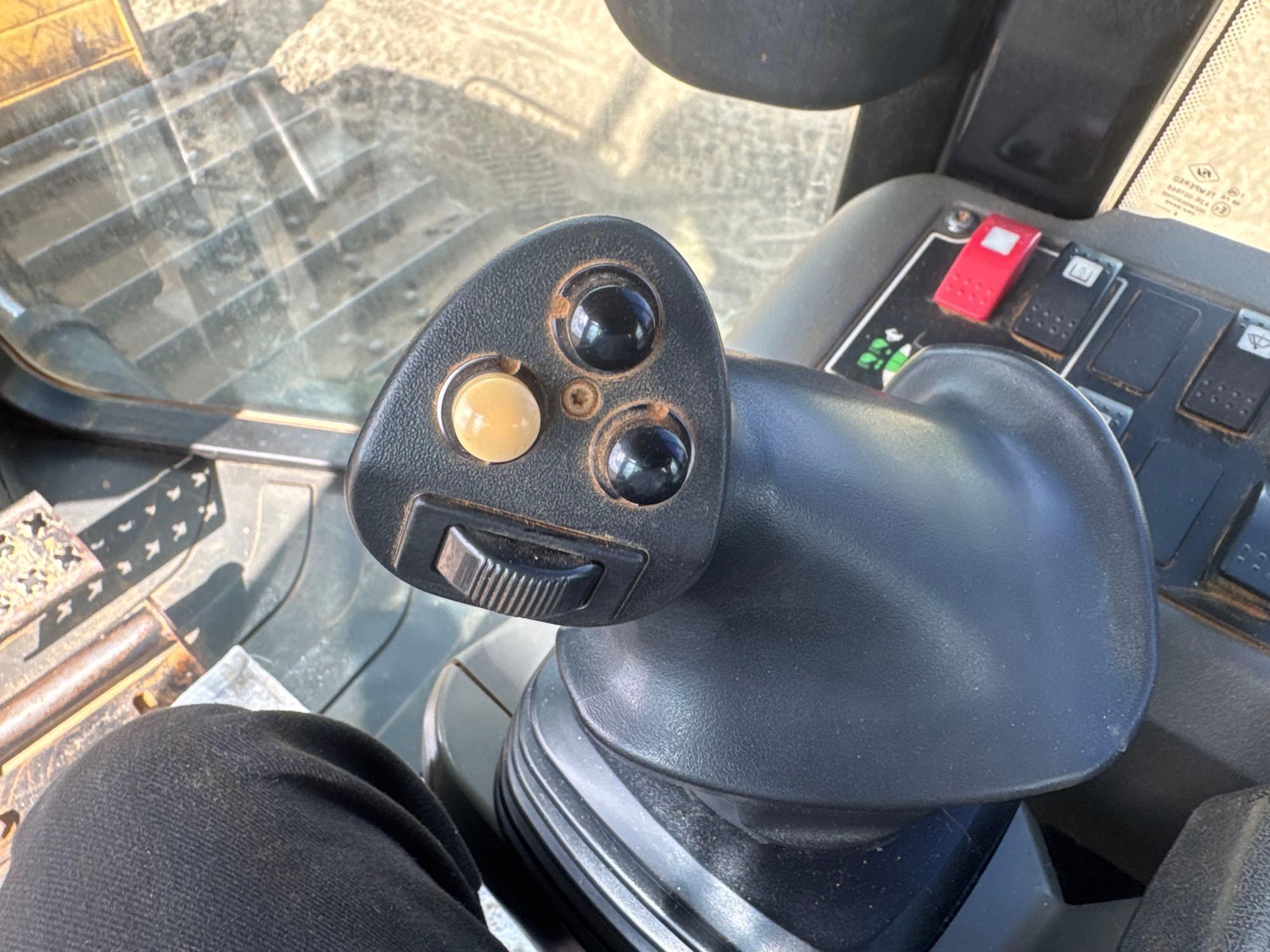 2015 Caterpillar D5K2LGP