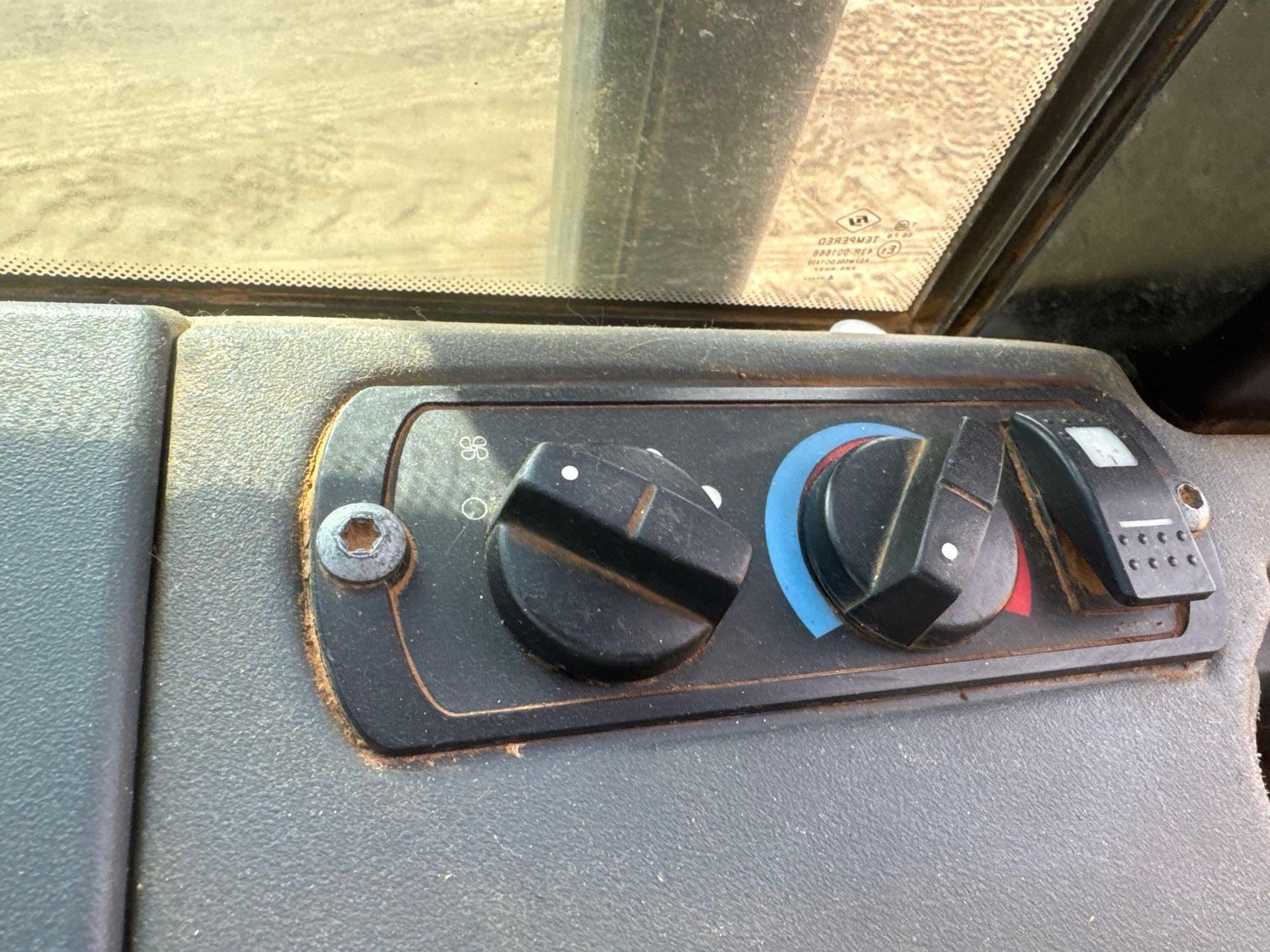 2015 Caterpillar D5K2LGP