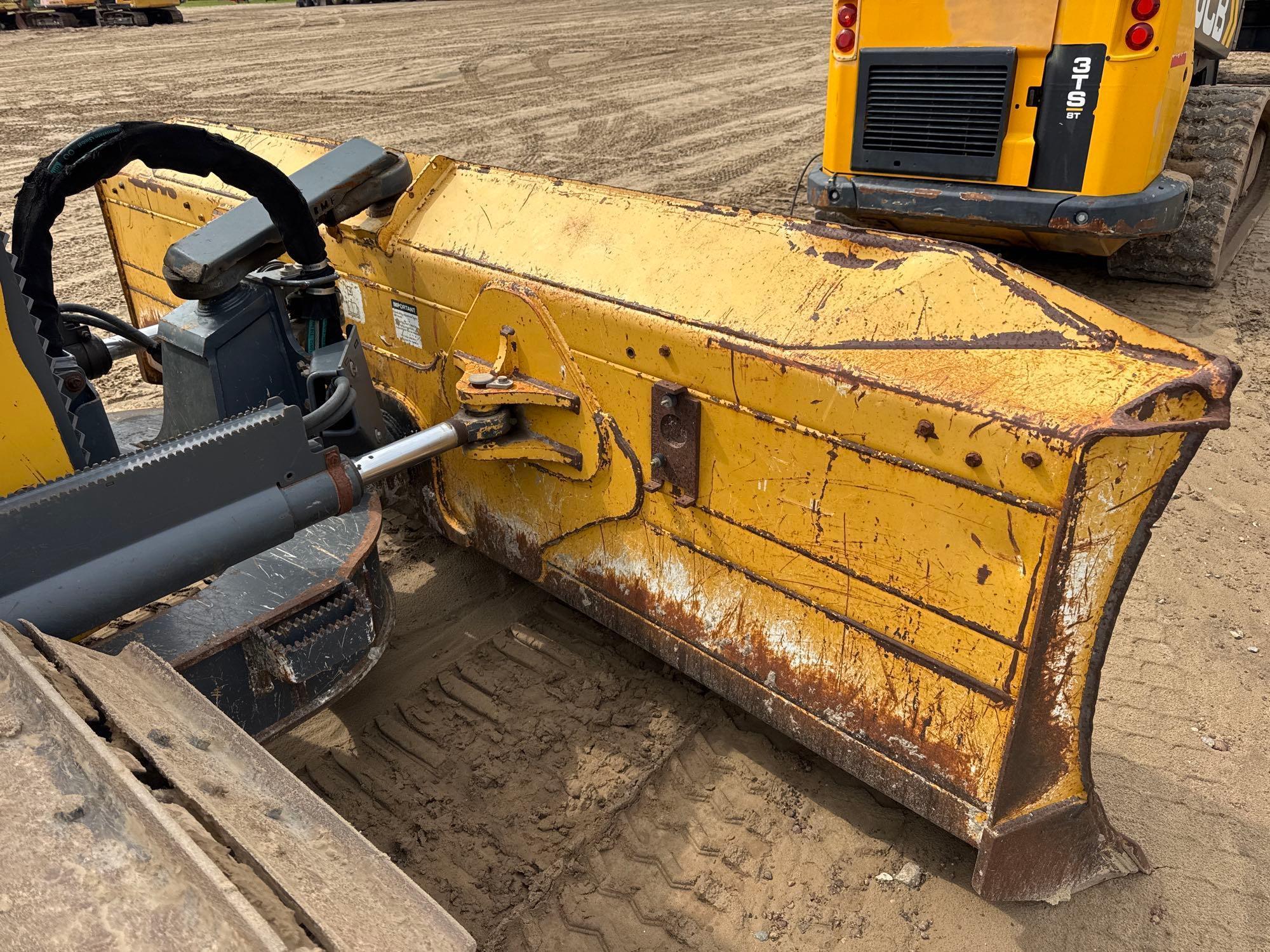2016 John Deere 700K