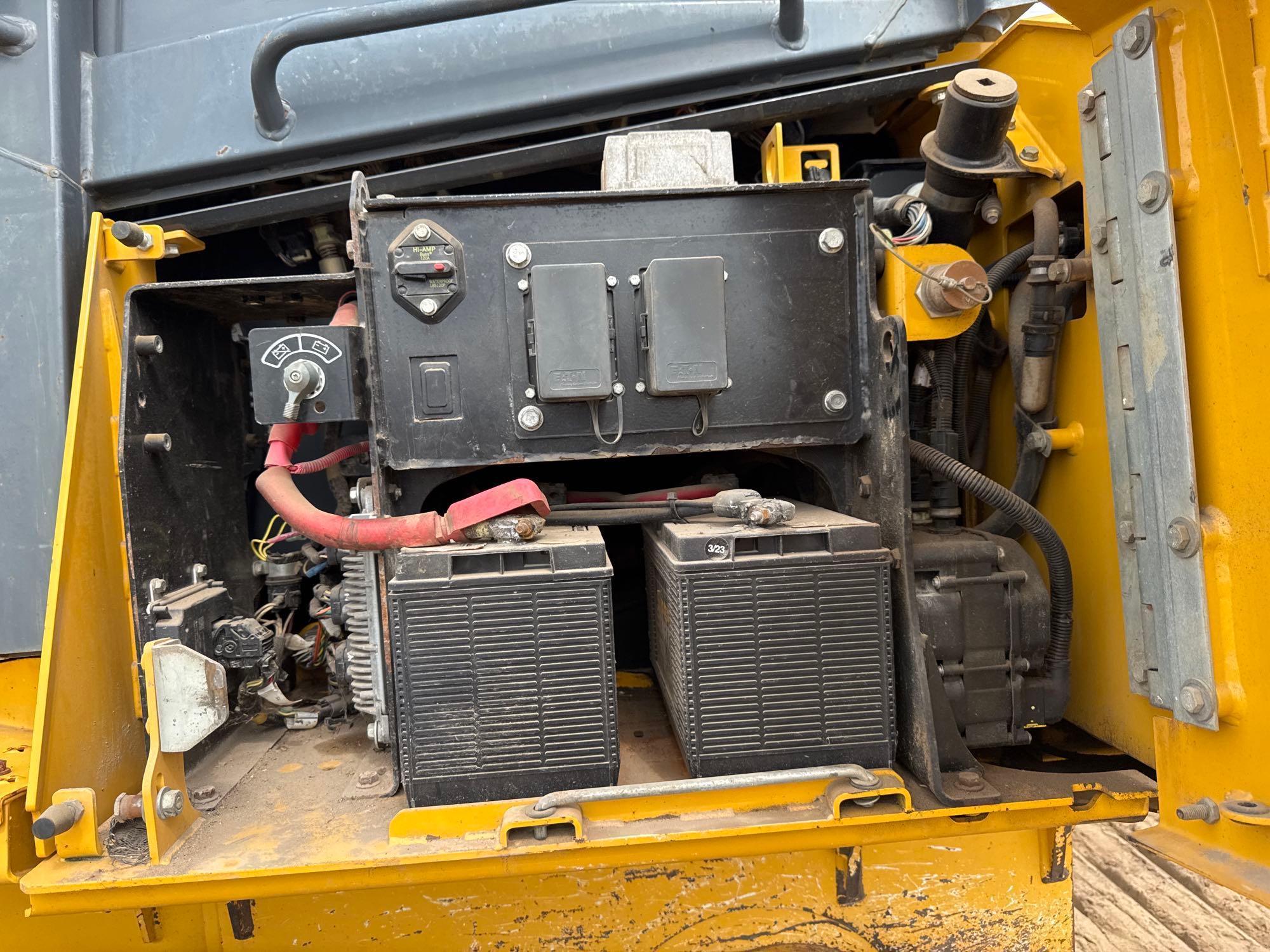 2016 John Deere 700K