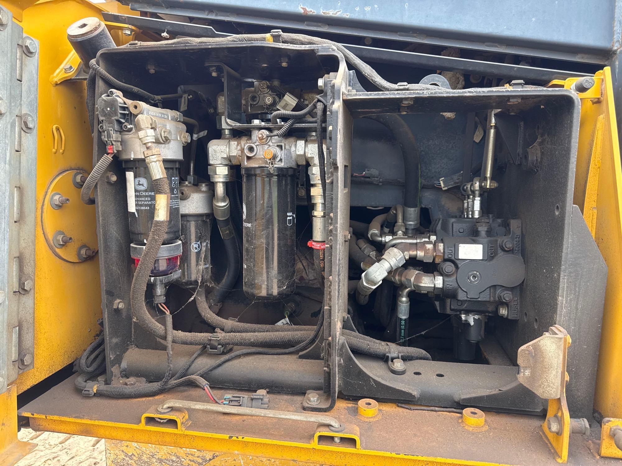 2016 John Deere 700K