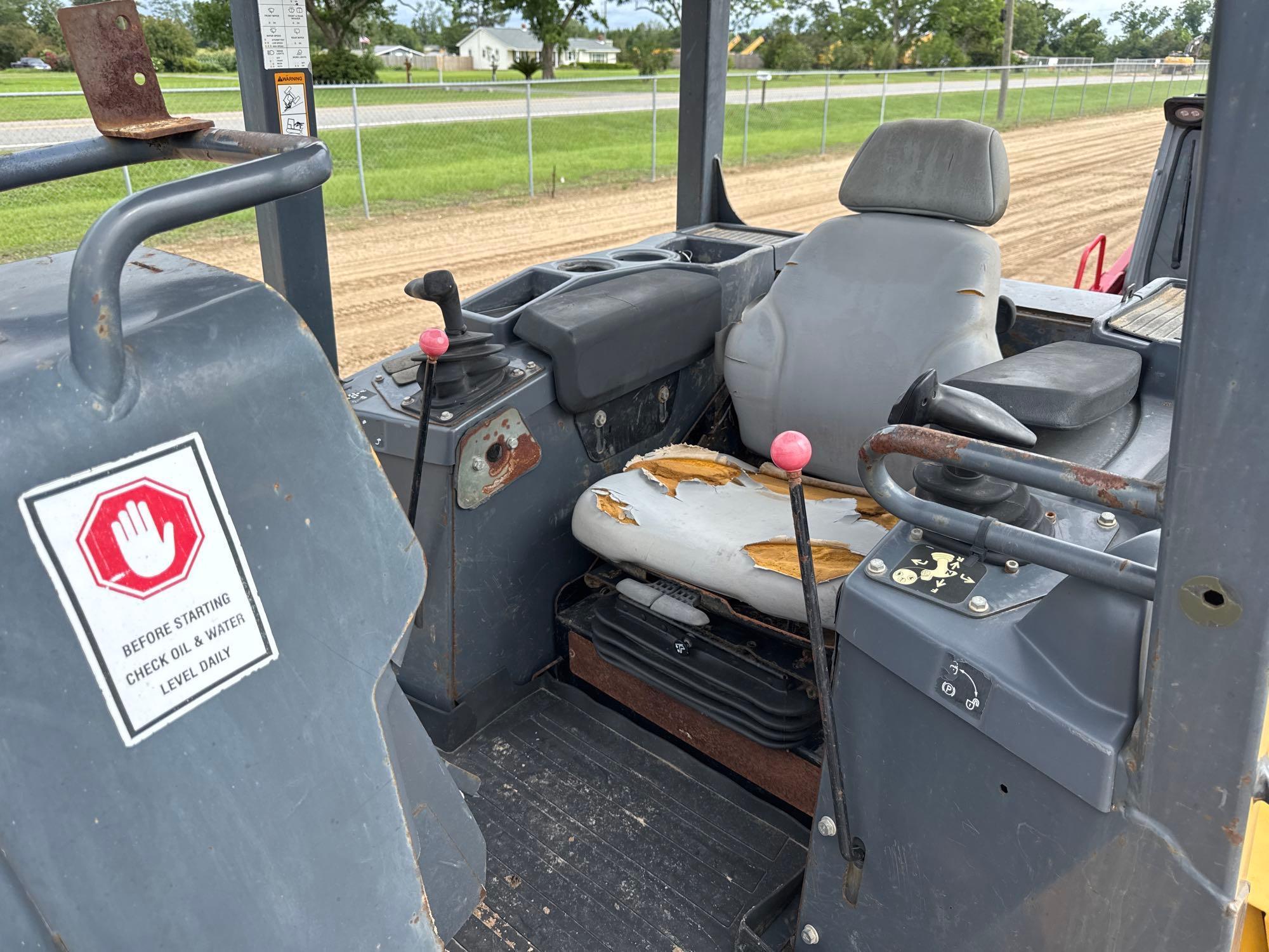 2016 John Deere 700K