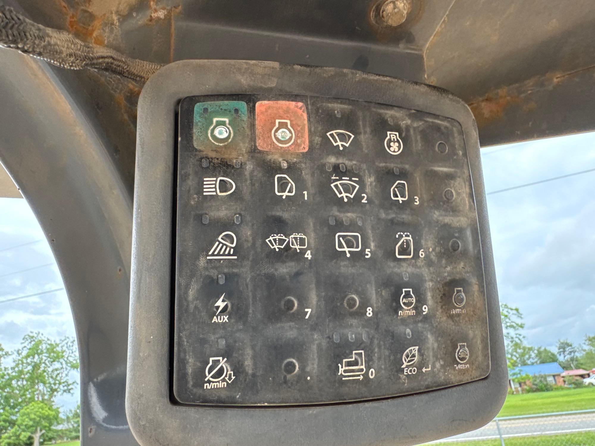 2016 John Deere 700K