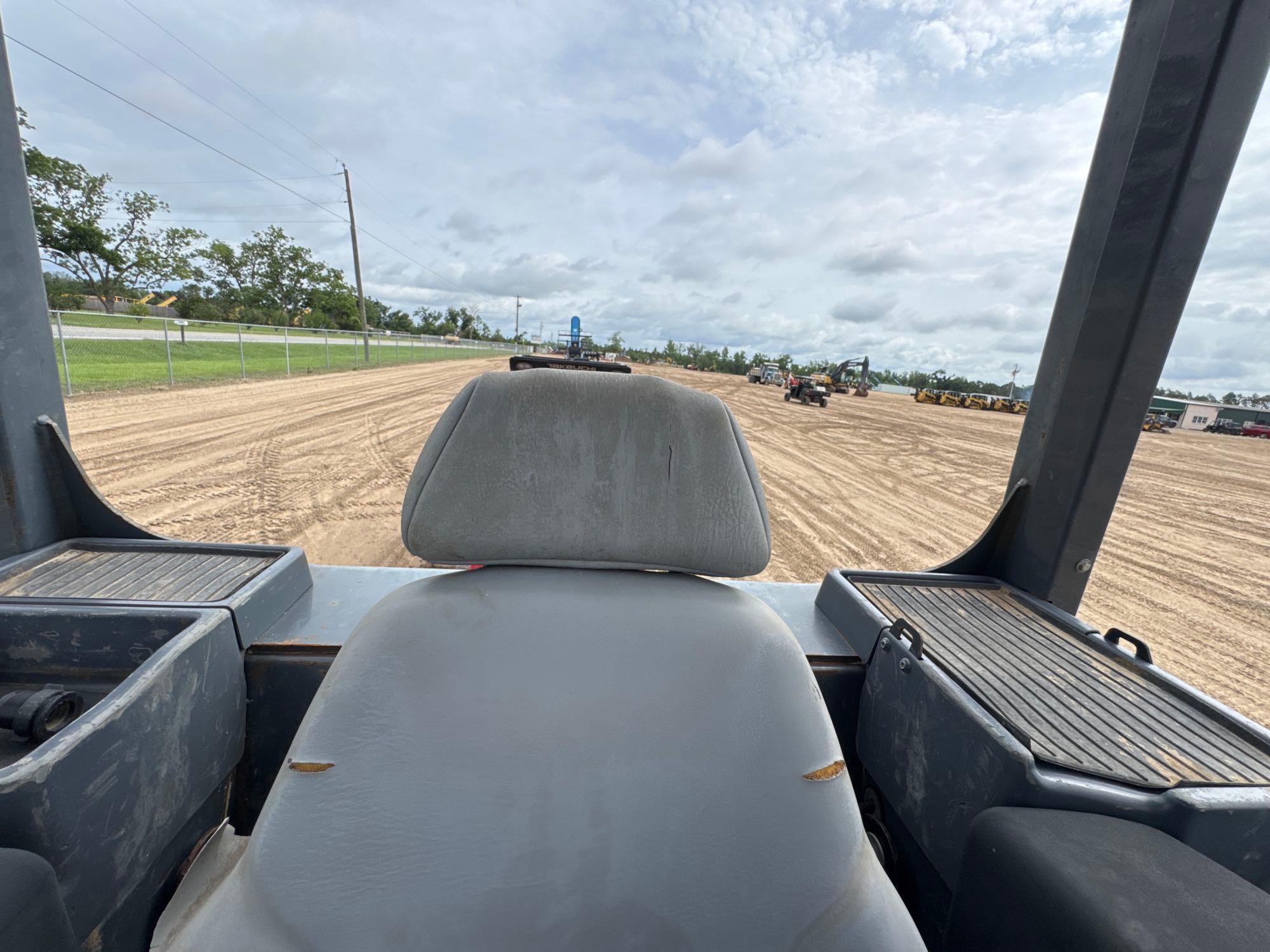 2016 John Deere 700K