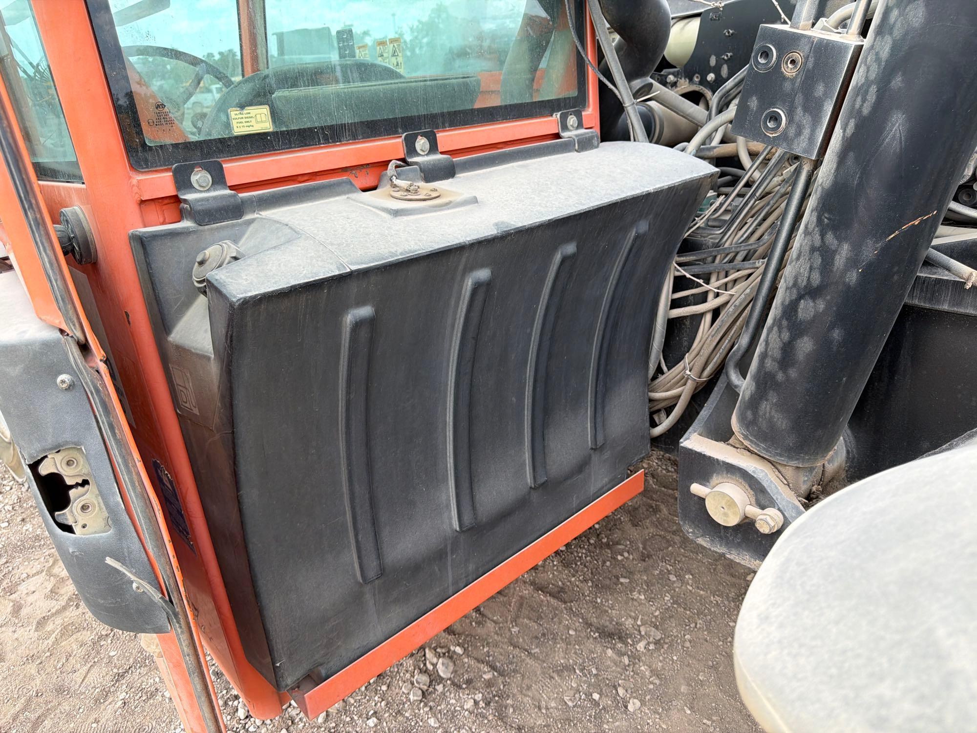2014 JLG G12-55A