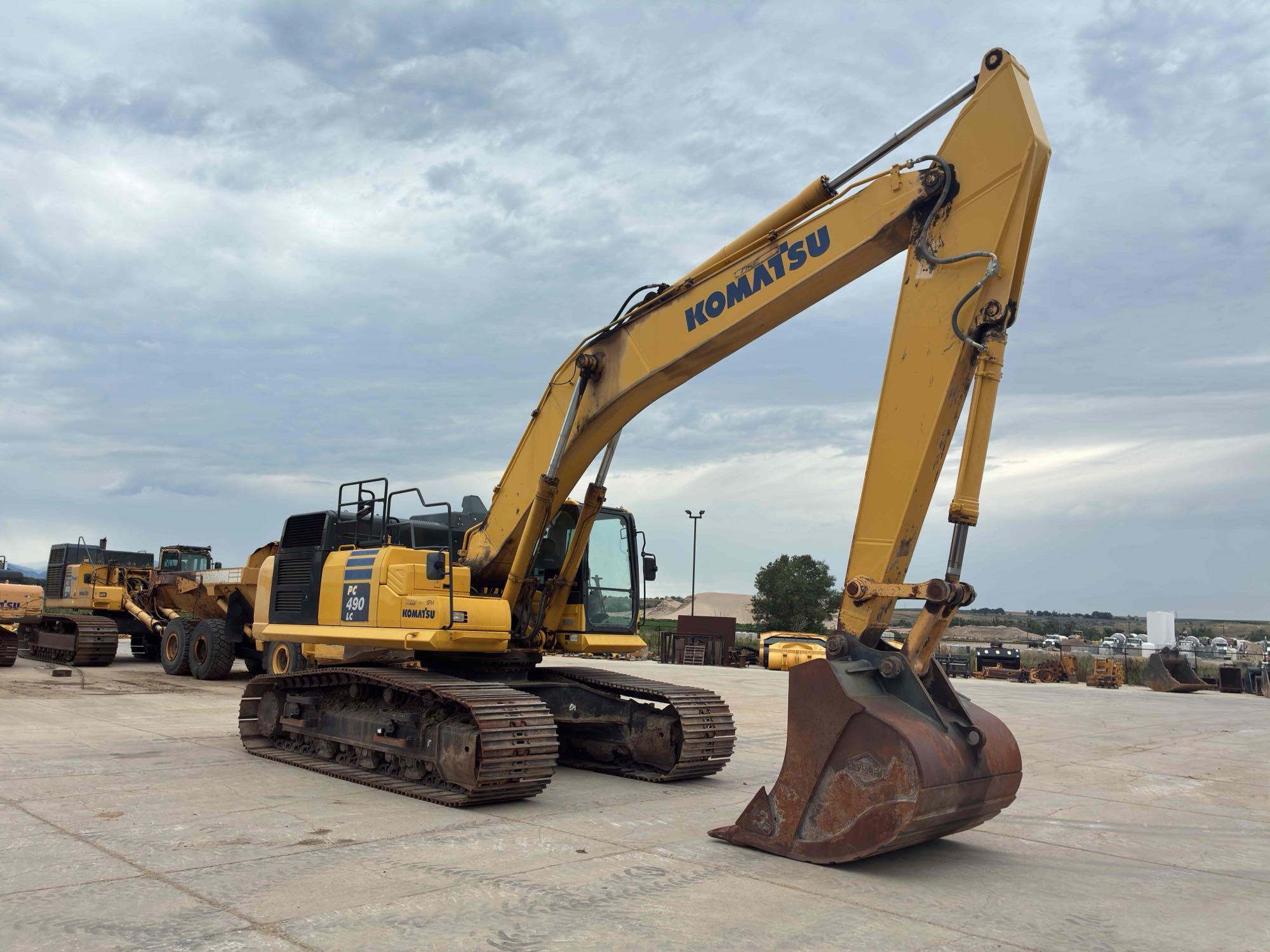 Photo of Komatsu 490