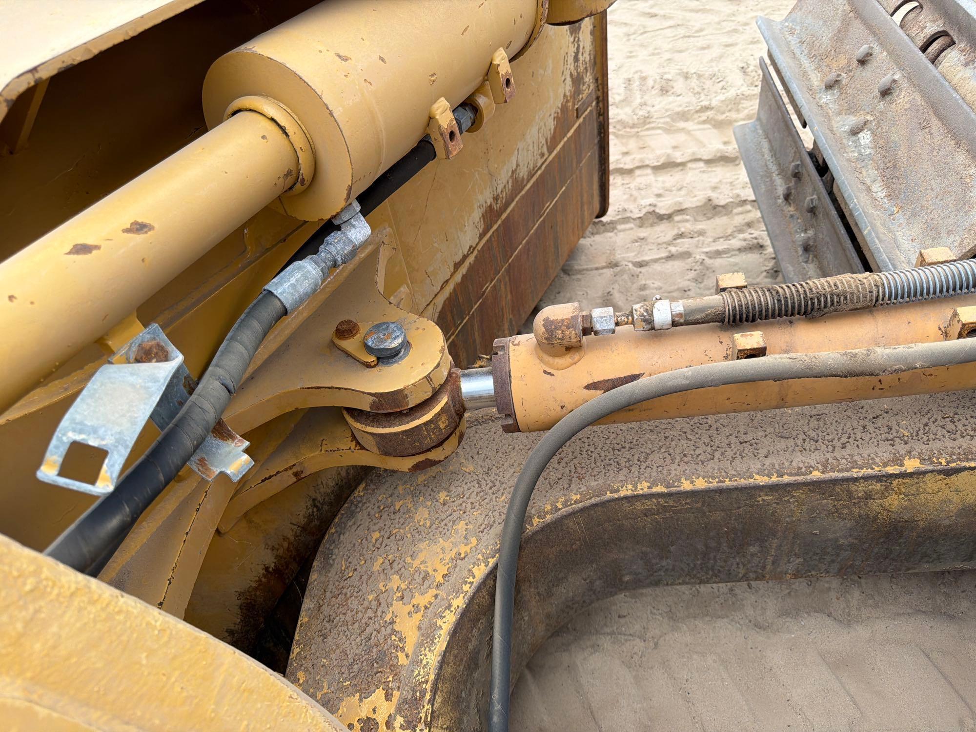 2006 Caterpillar D5N LGP