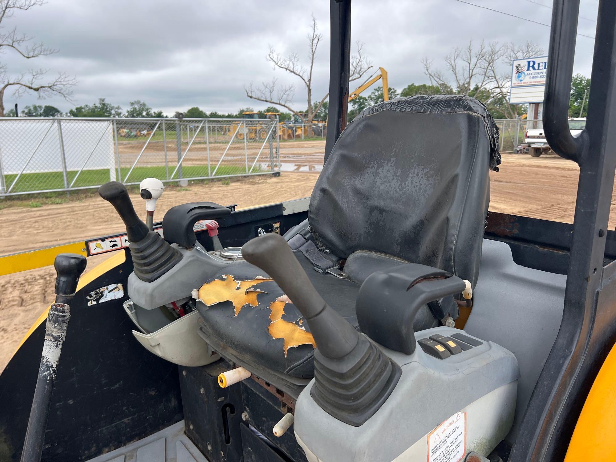 2004 JCB 8032ZTS