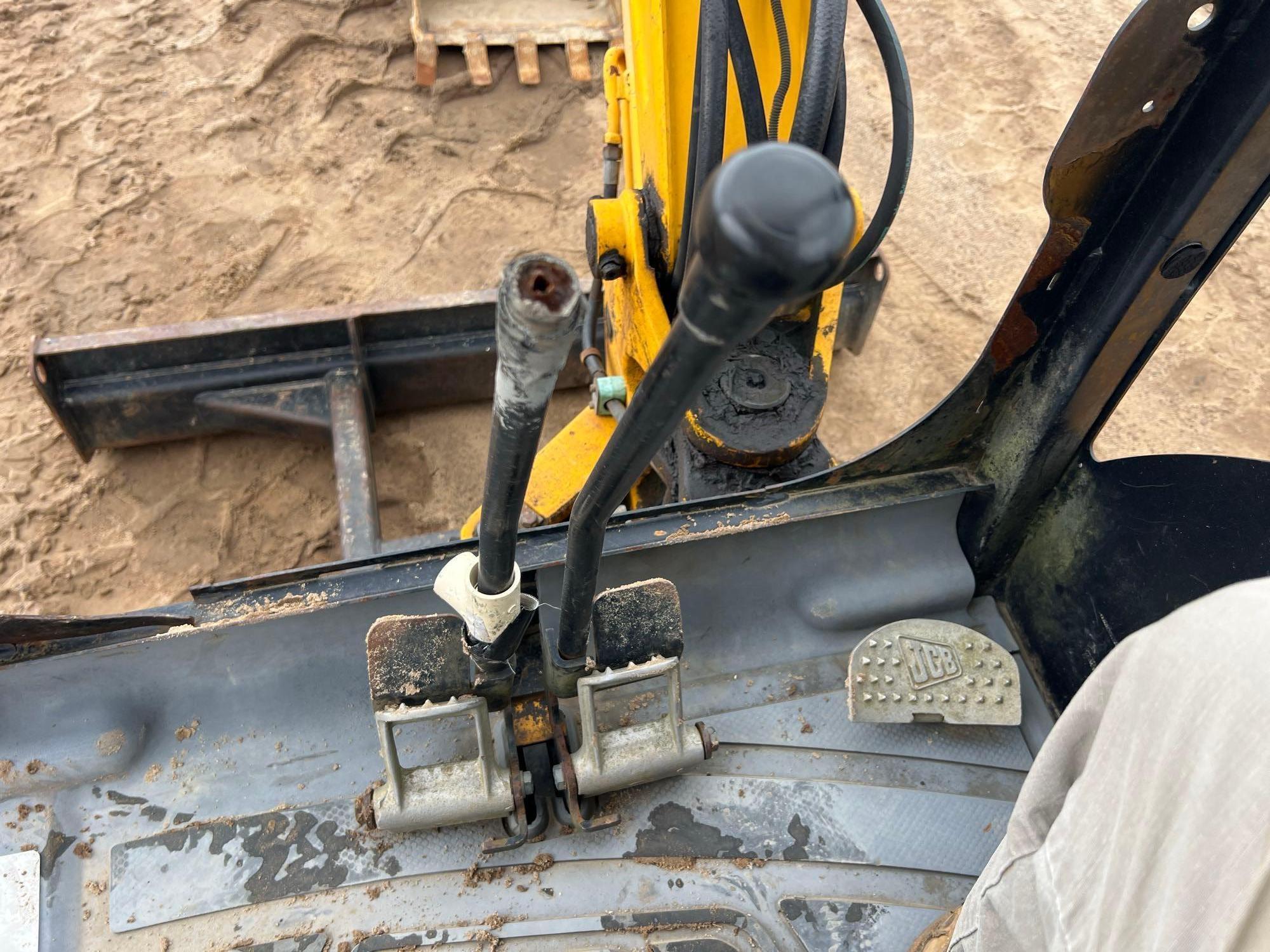 2004 JCB 8032ZTS