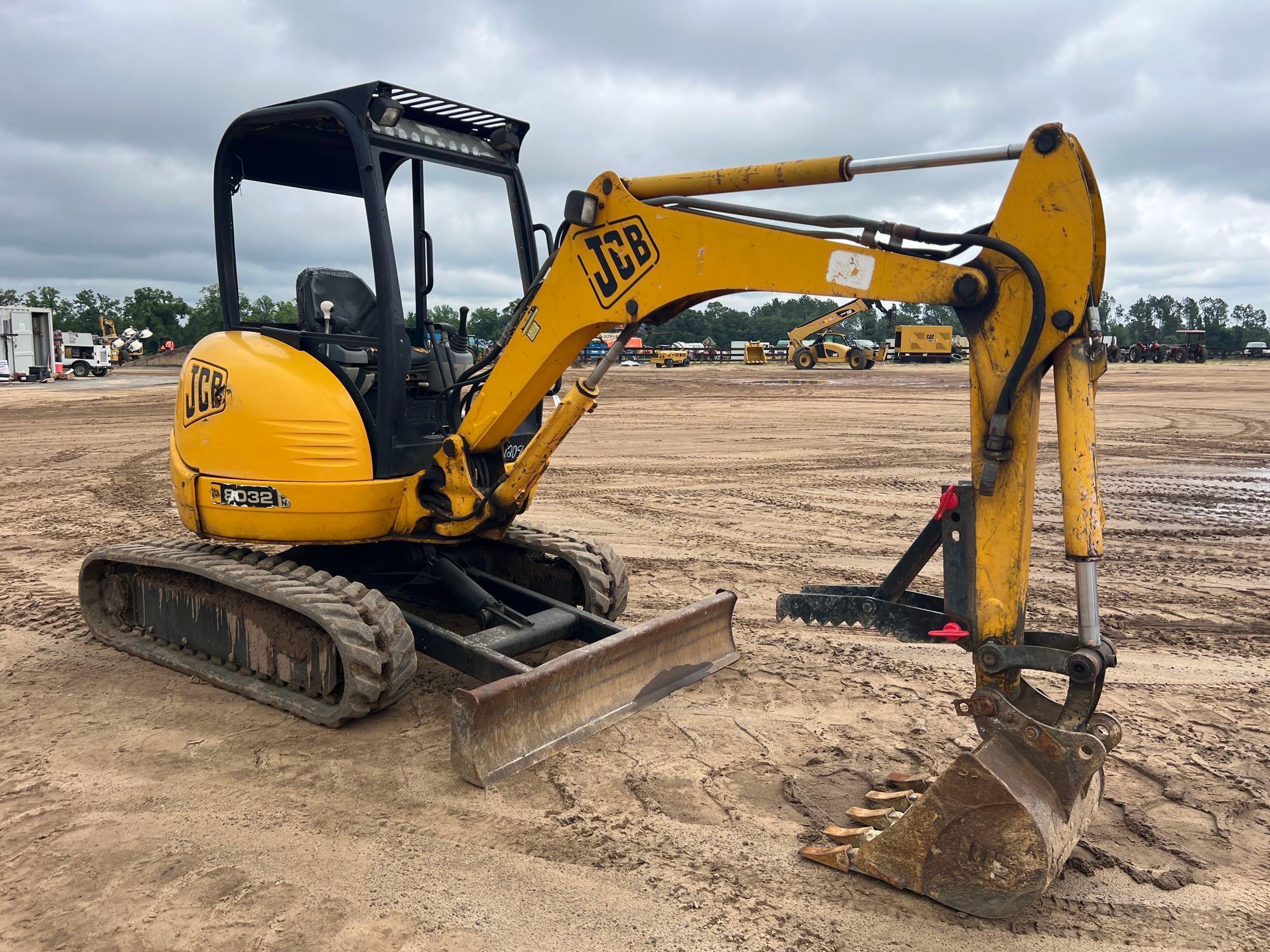2004 JCB 8032ZTS