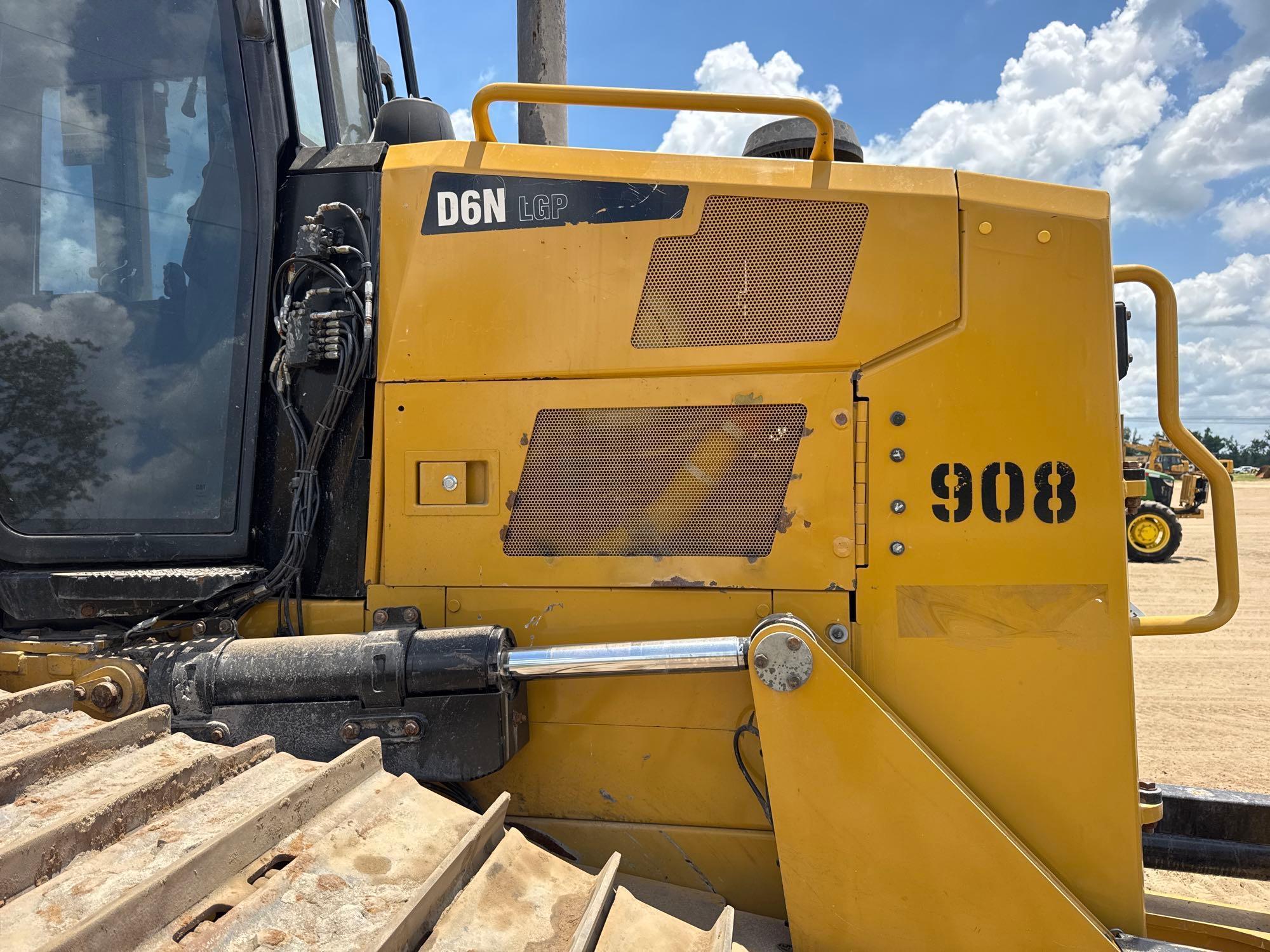 Caterpillar D6N LGP