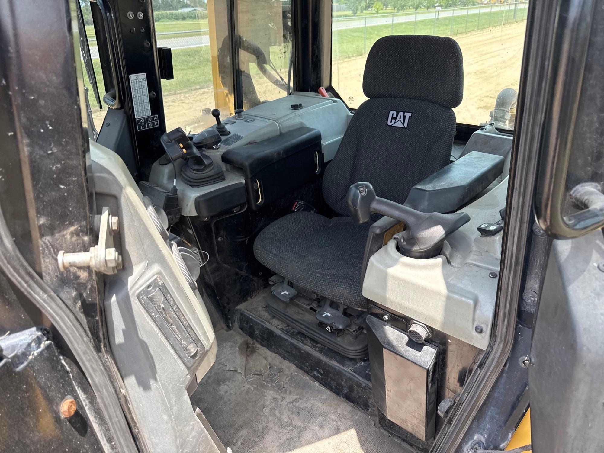 Caterpillar D6N LGP