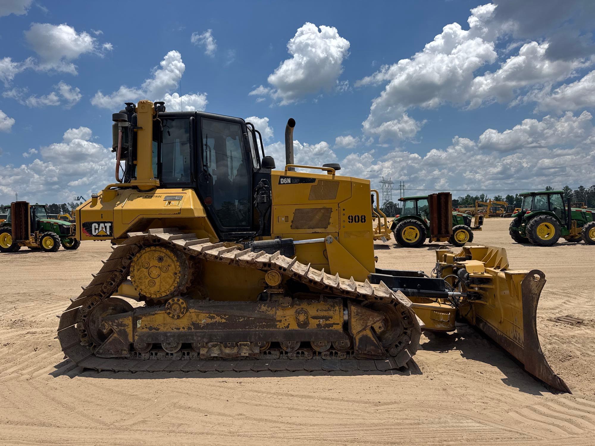 Caterpillar D6N LGP